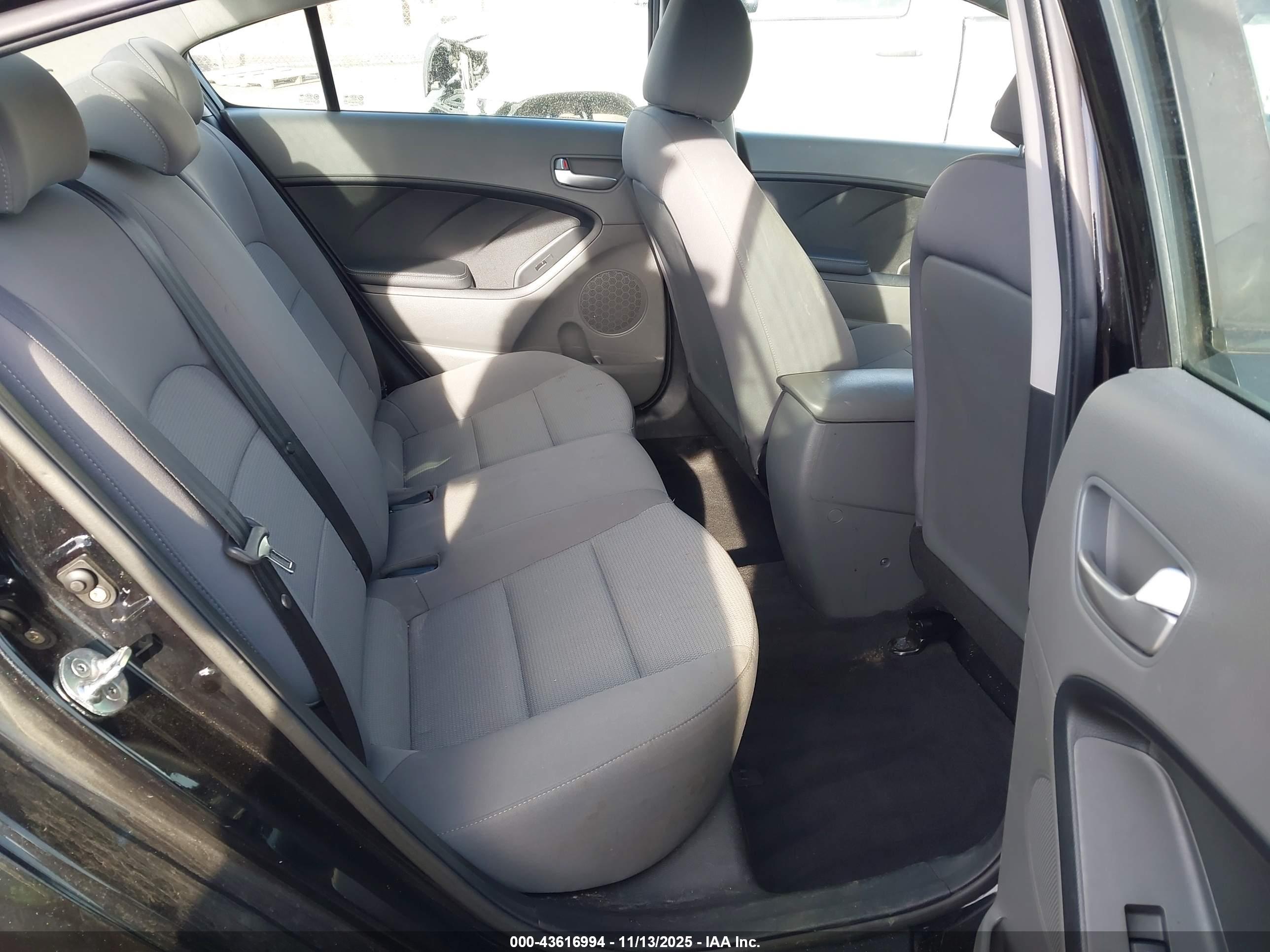 KIA FORTE image 8