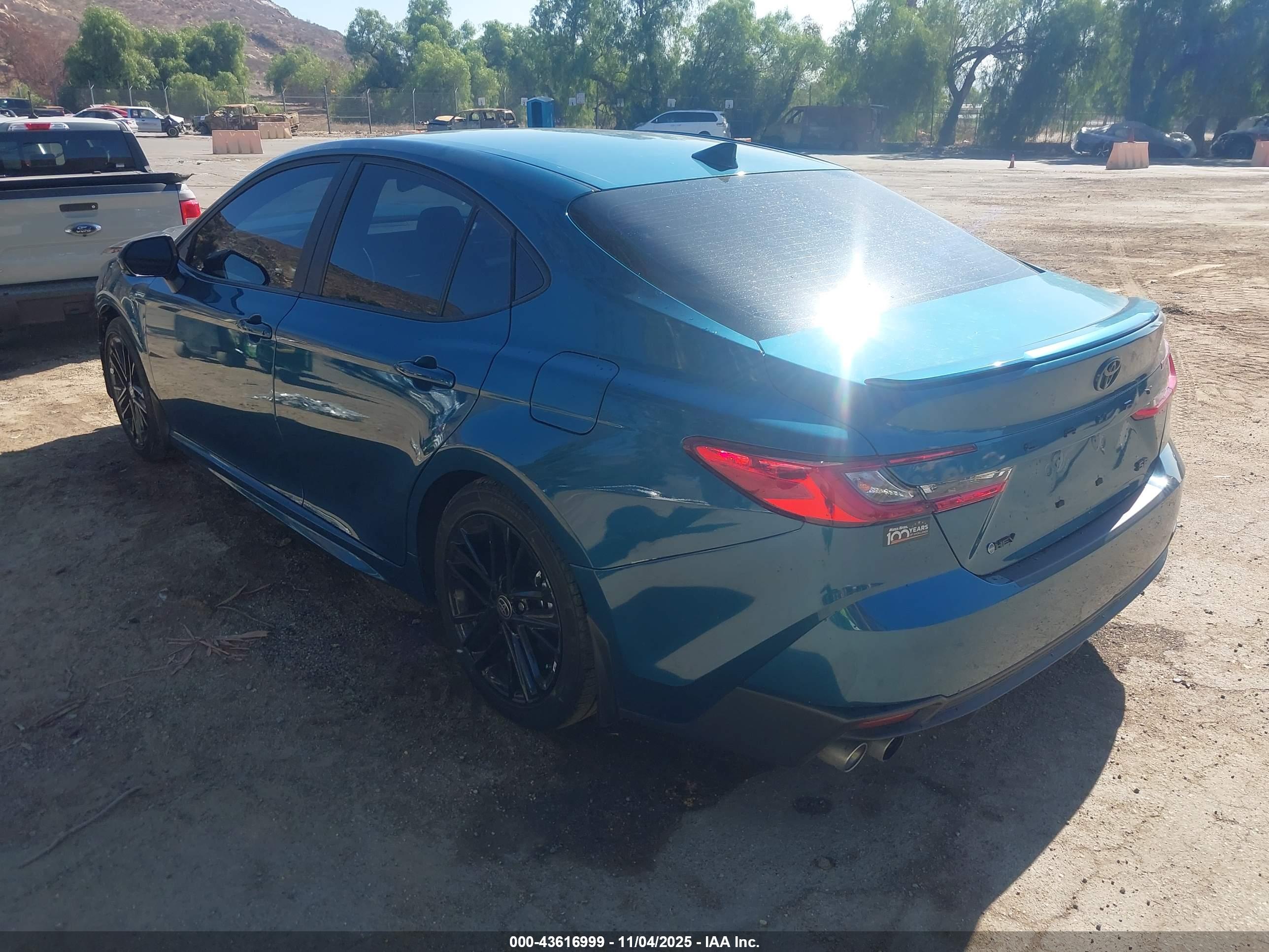 TOYOTA CAMRY image 3
