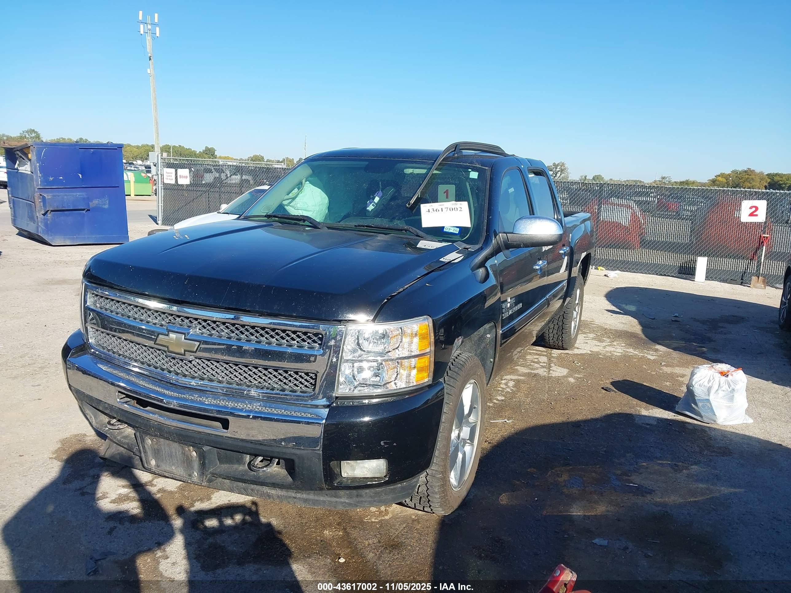 CHEVROLET SILVERADO image 2