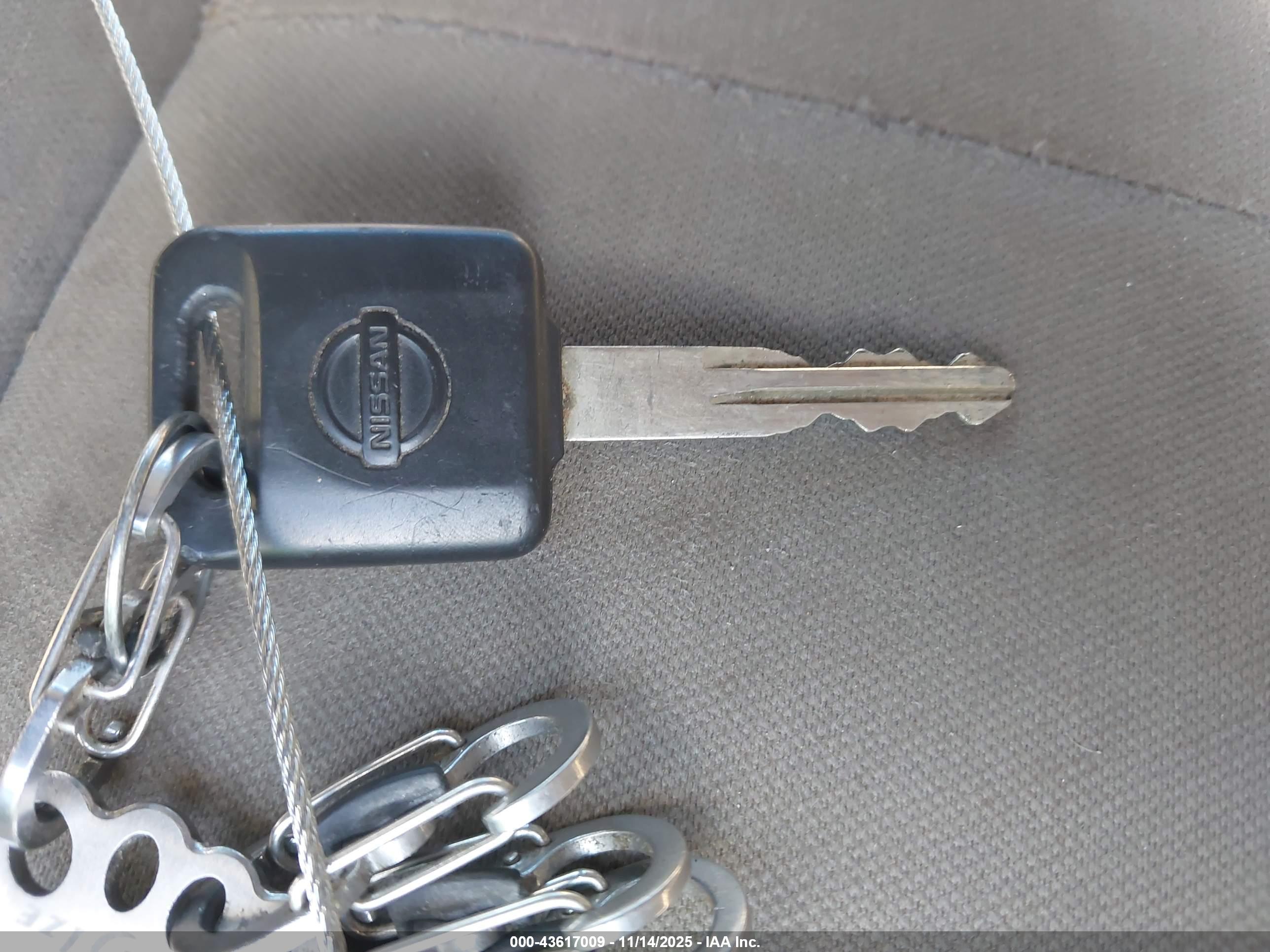NISSAN NV image 11