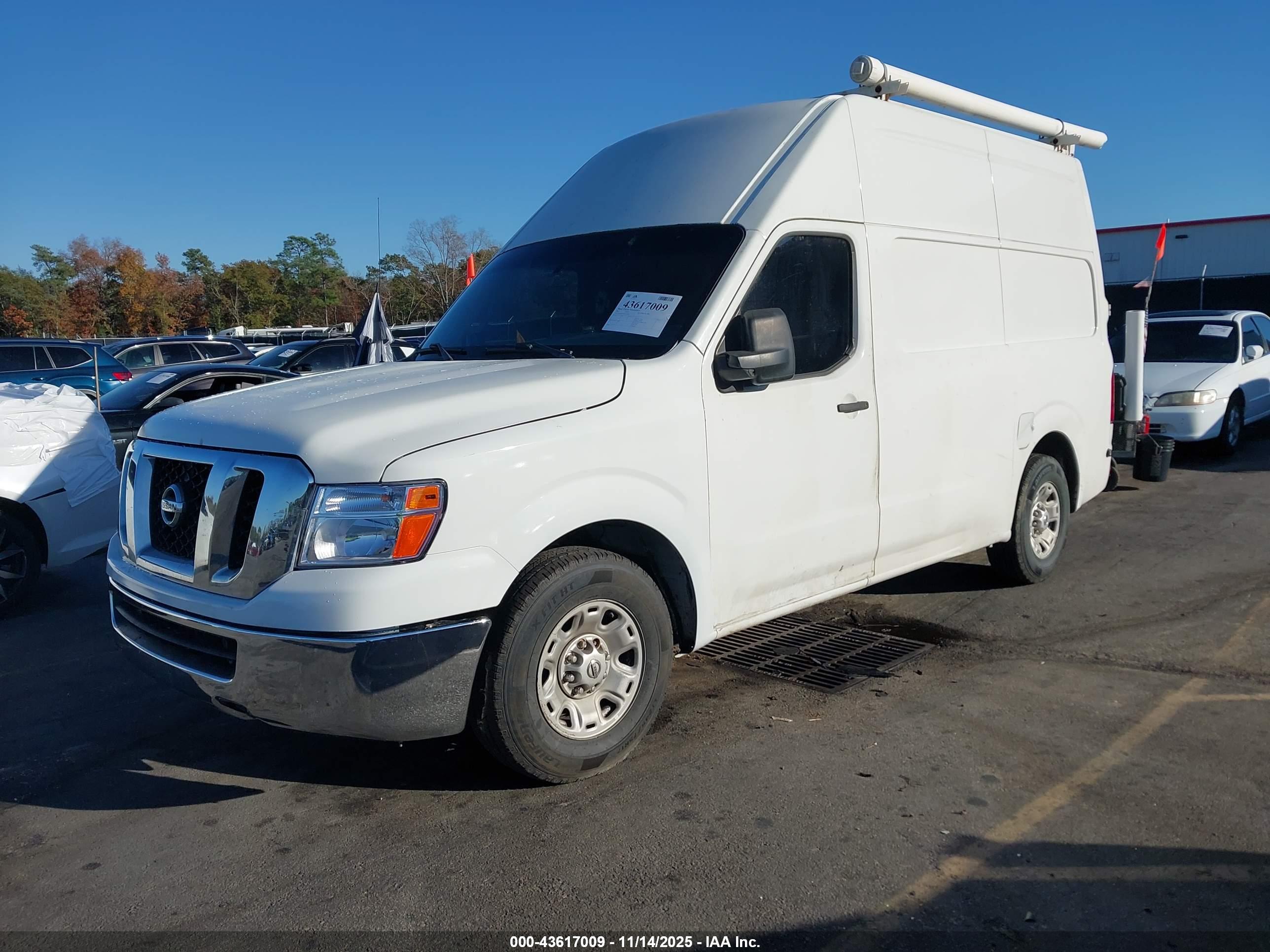 NISSAN NV image 2