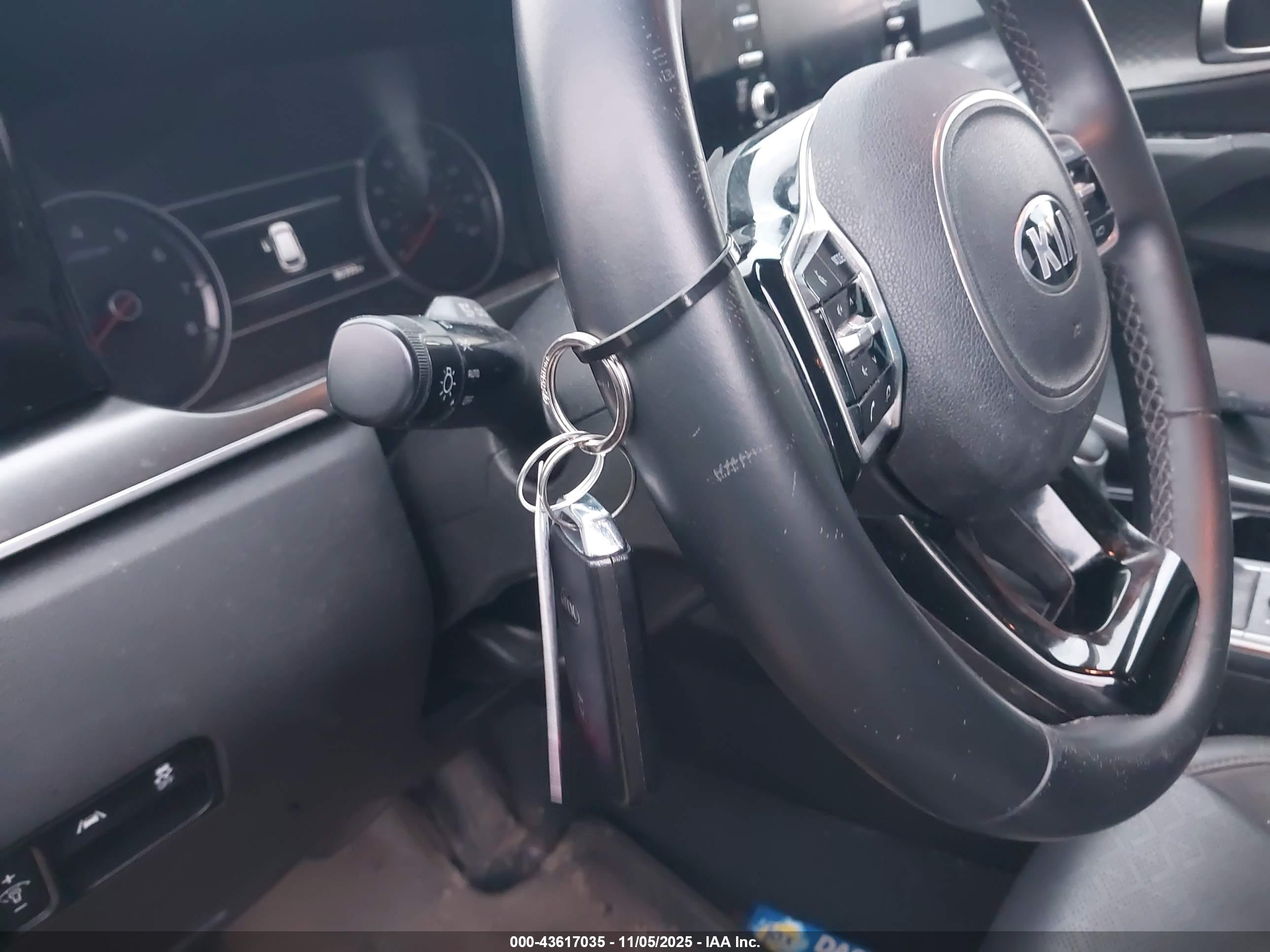 KIA SORENTO image 11