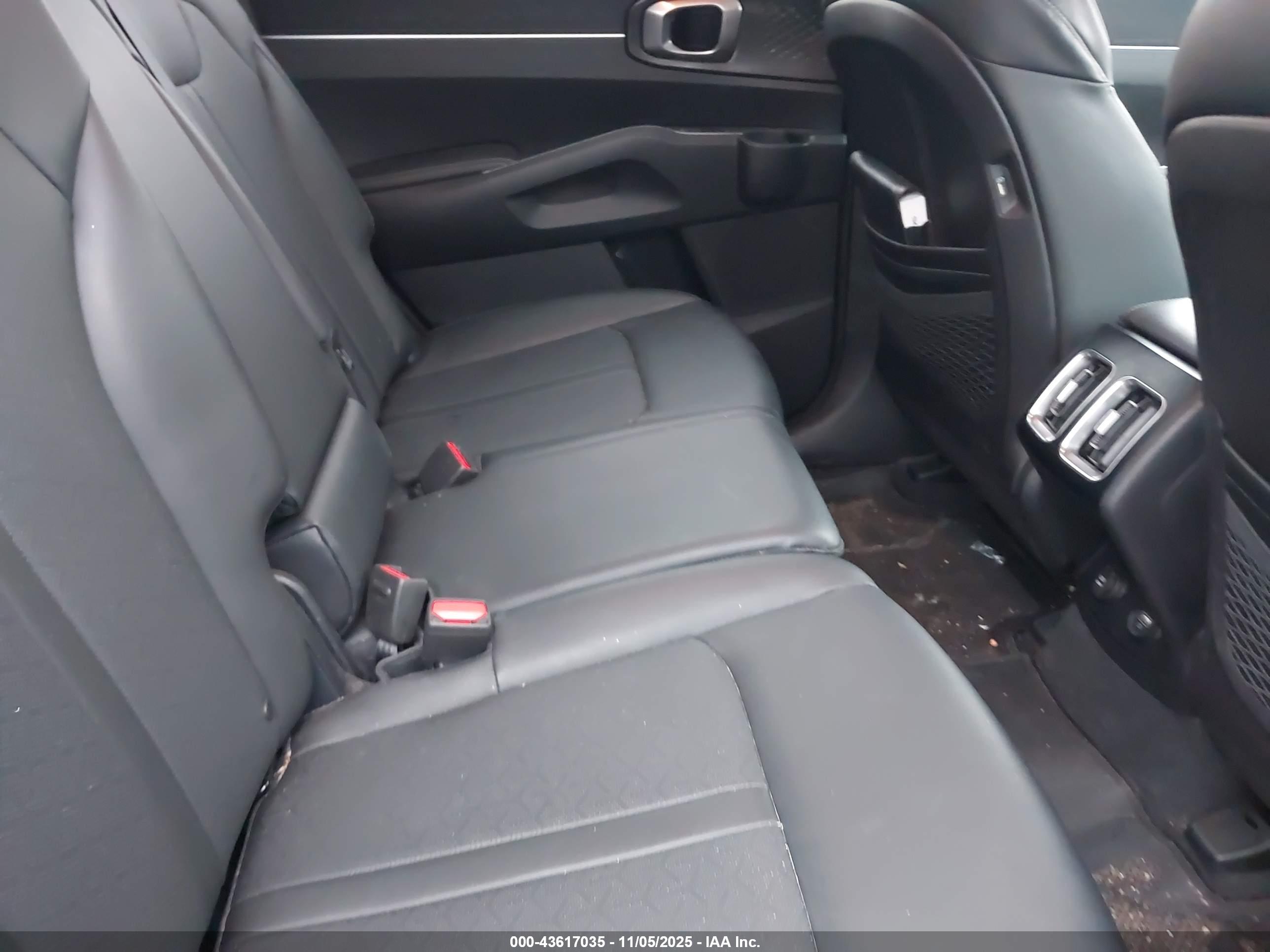 KIA SORENTO image 8