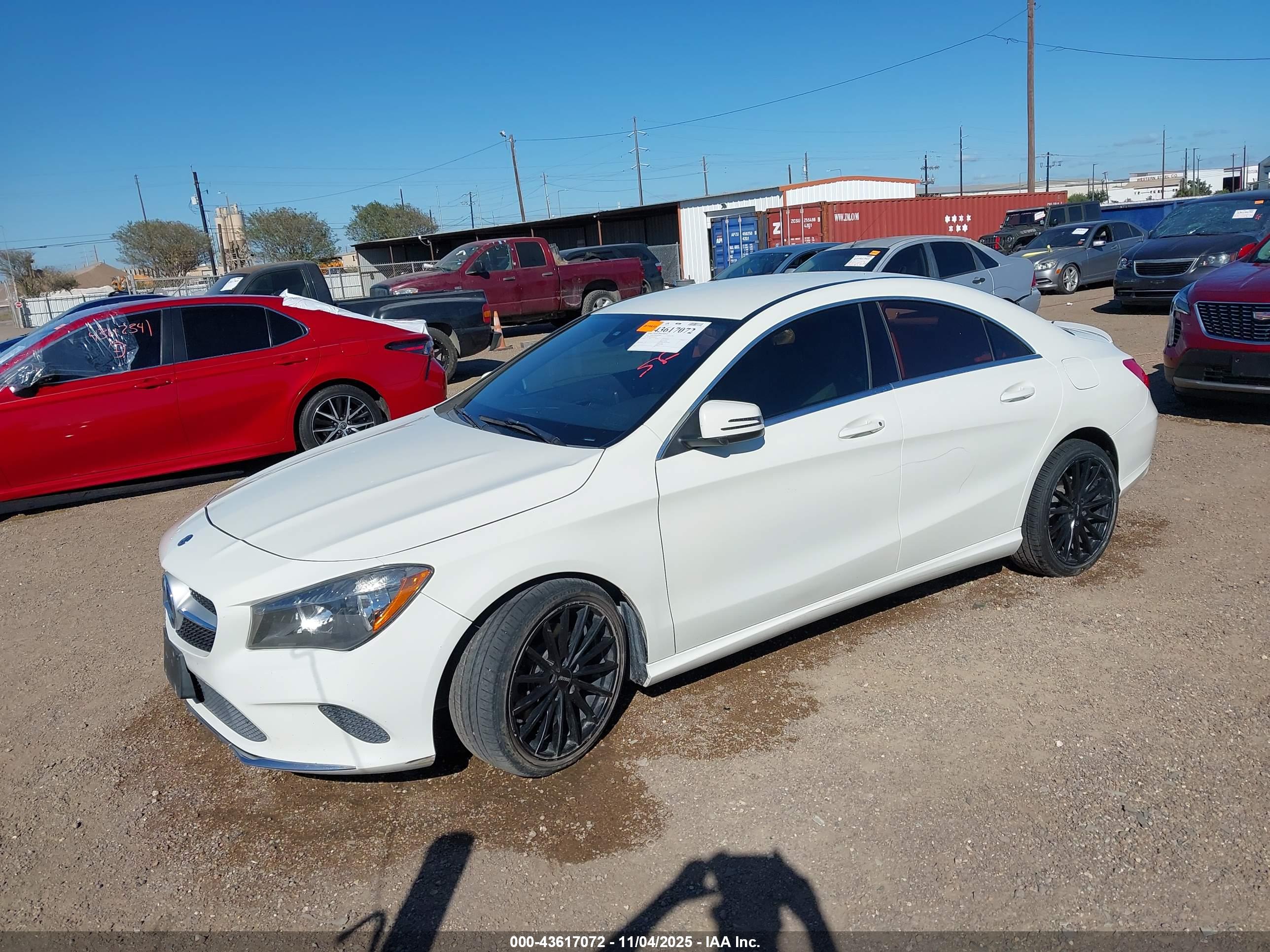 MERCEDES-BENZ CLA image 2