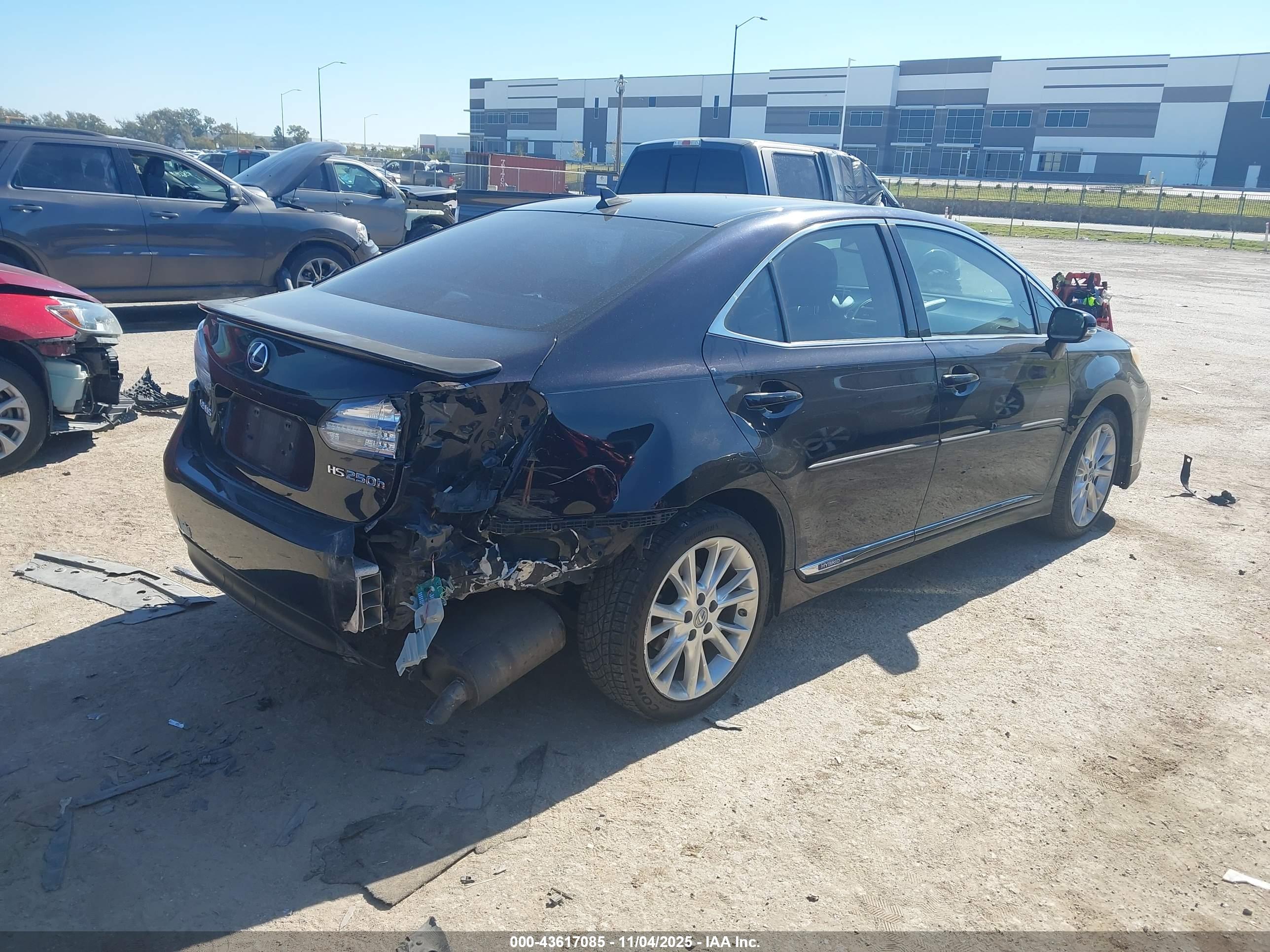 LEXUS HS image 4