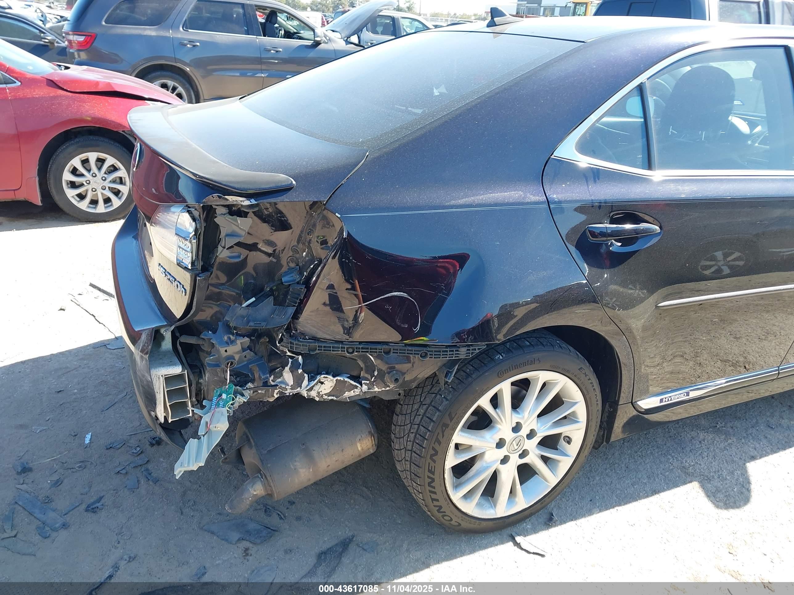 LEXUS HS image 6