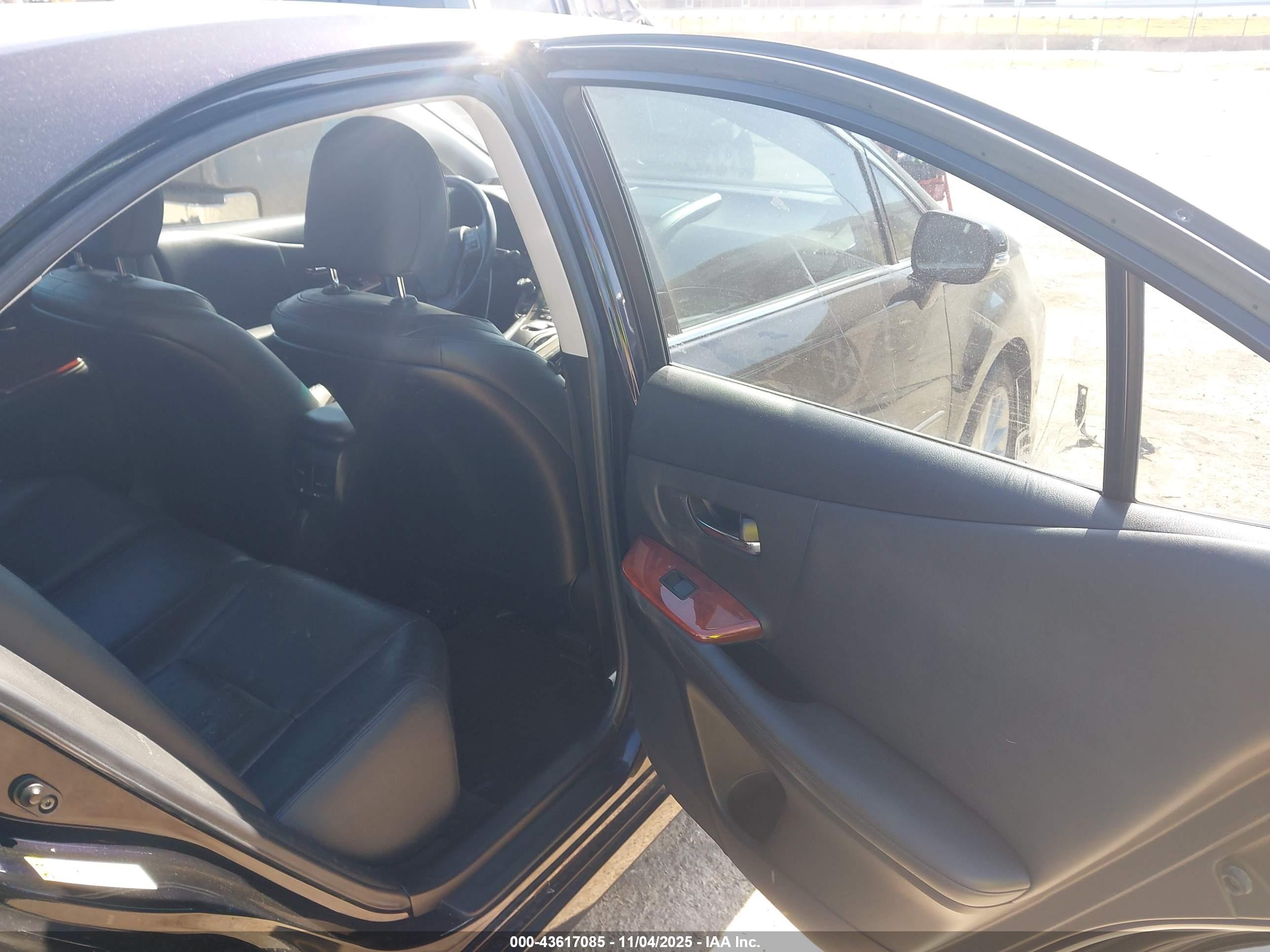 LEXUS HS image 8