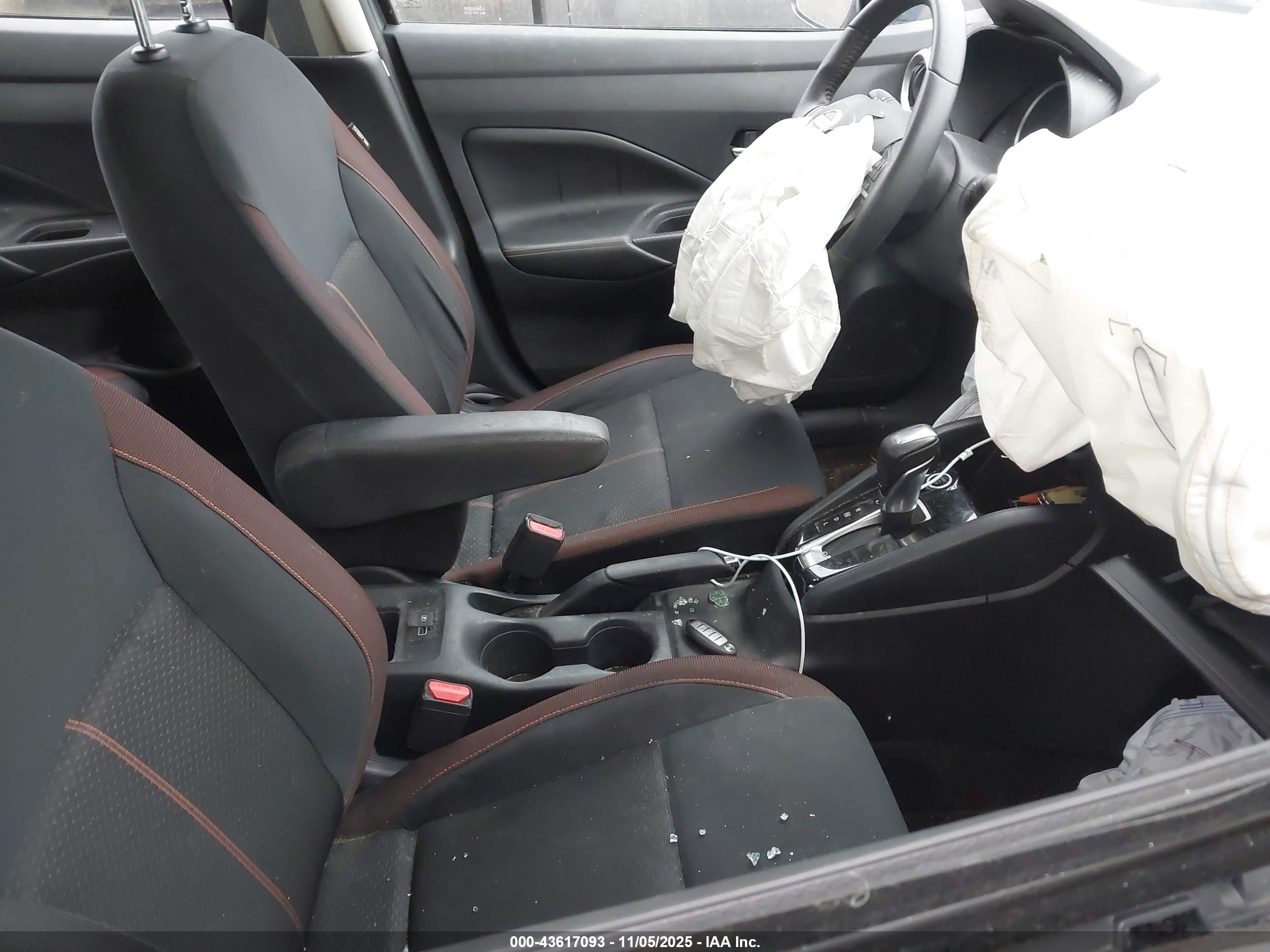 NISSAN VERSA image 5