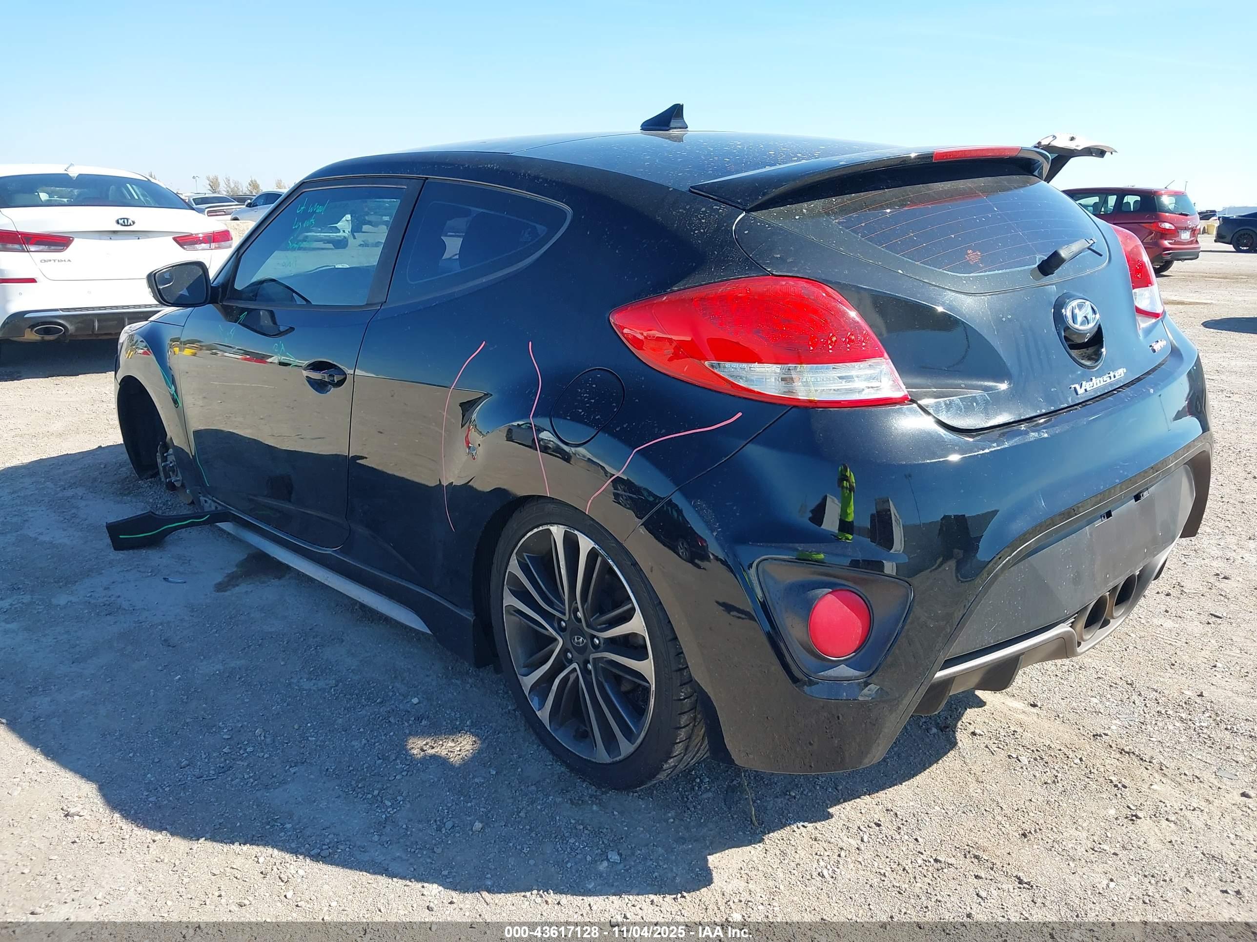 HYUNDAI VELOSTER image 3