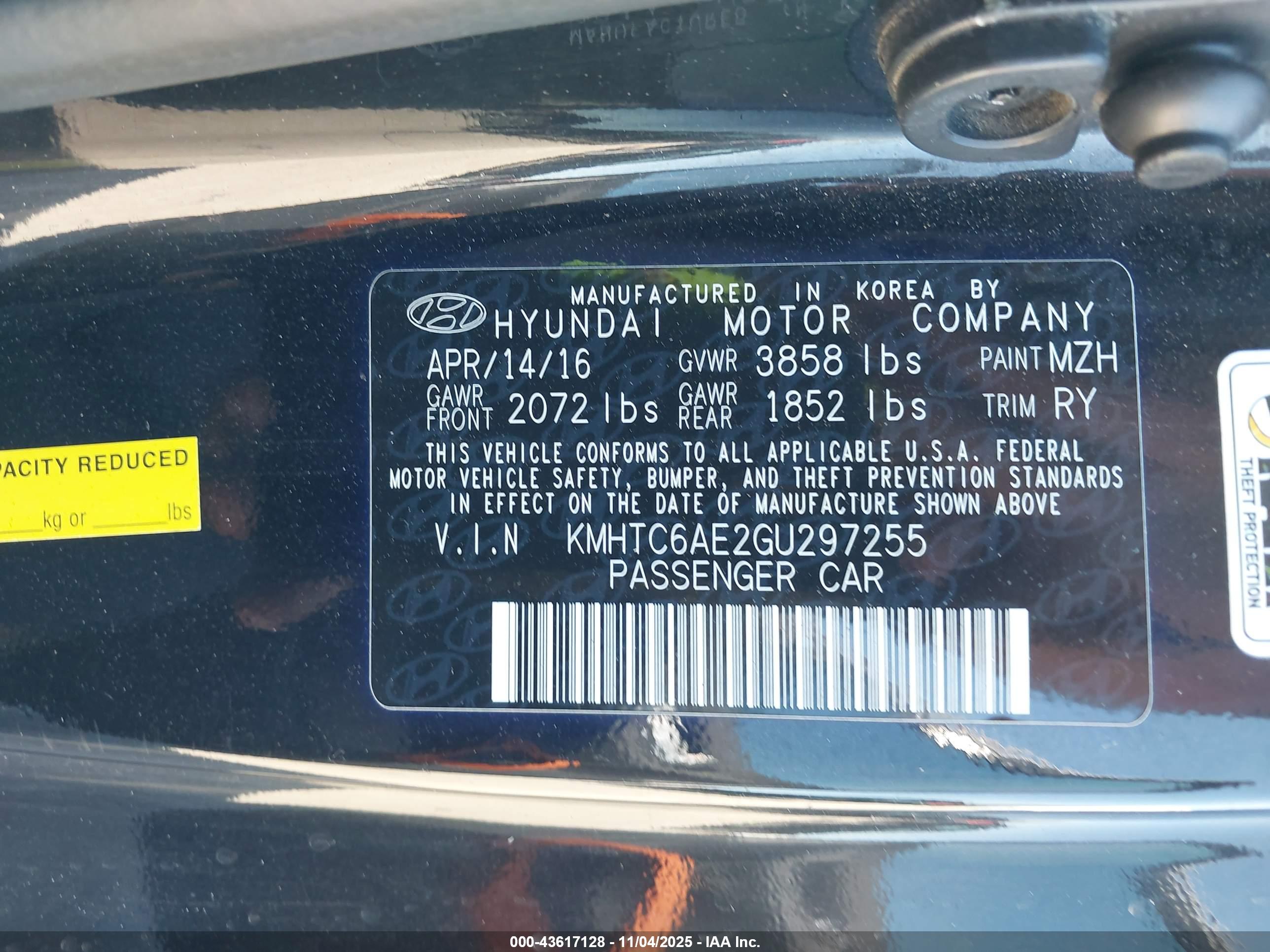 HYUNDAI VELOSTER image 9