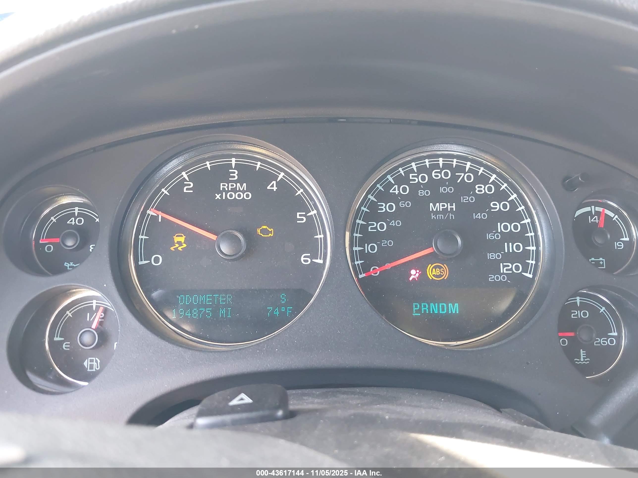 CHEVROLET TAHOE image 7