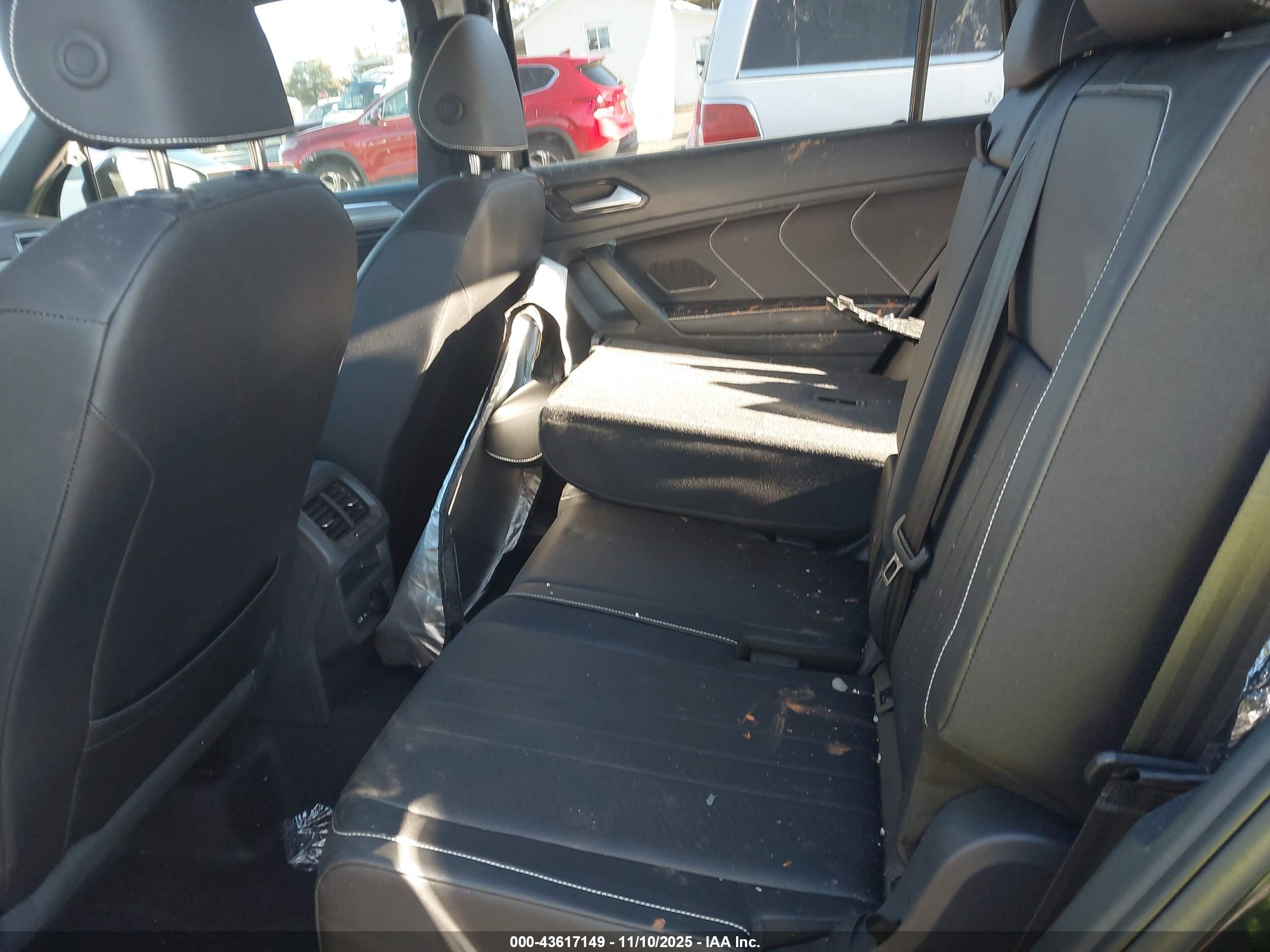 VOLKSWAGEN TIGUAN image 8