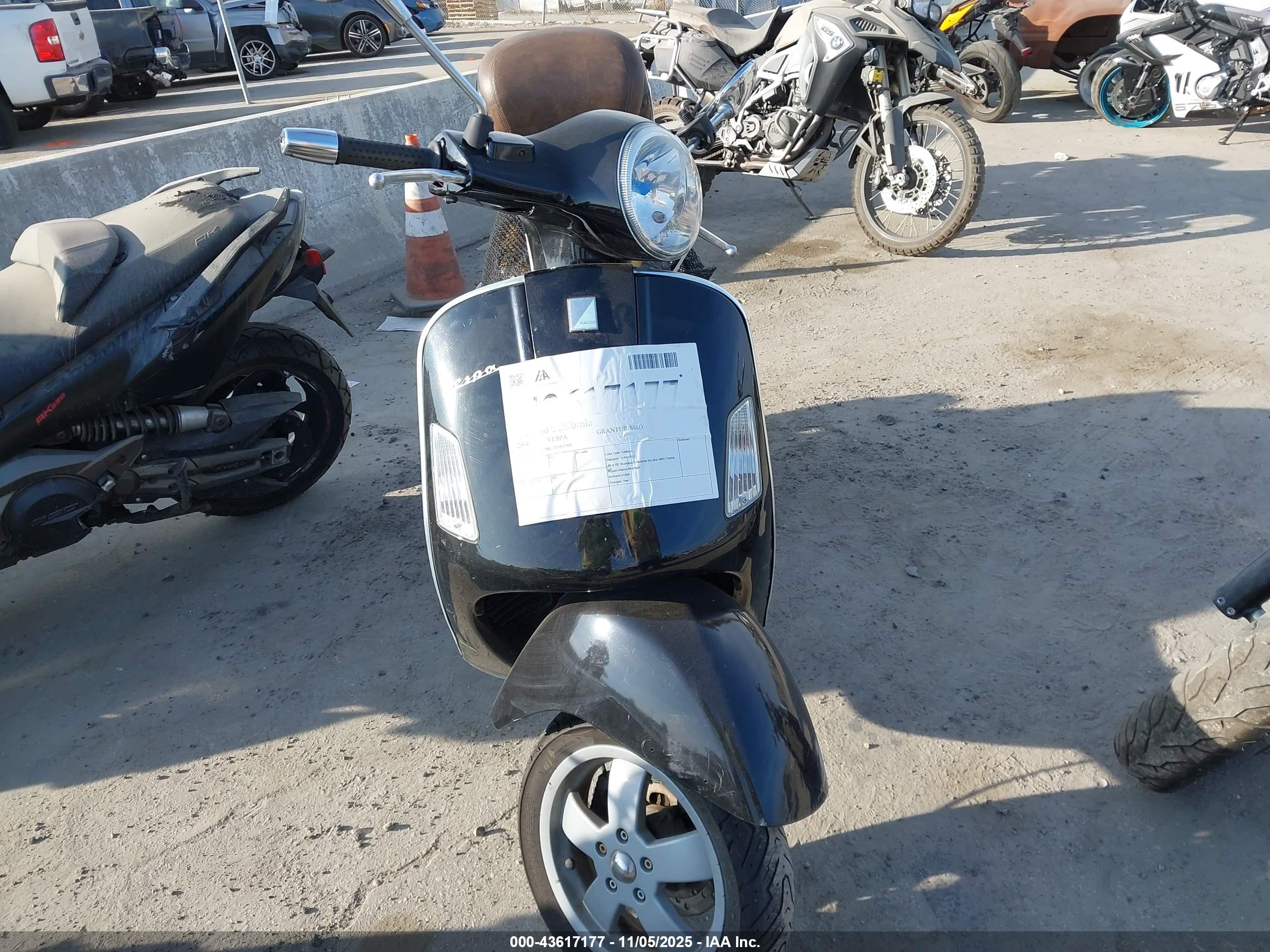 VESPA GRANTURISMO image 5