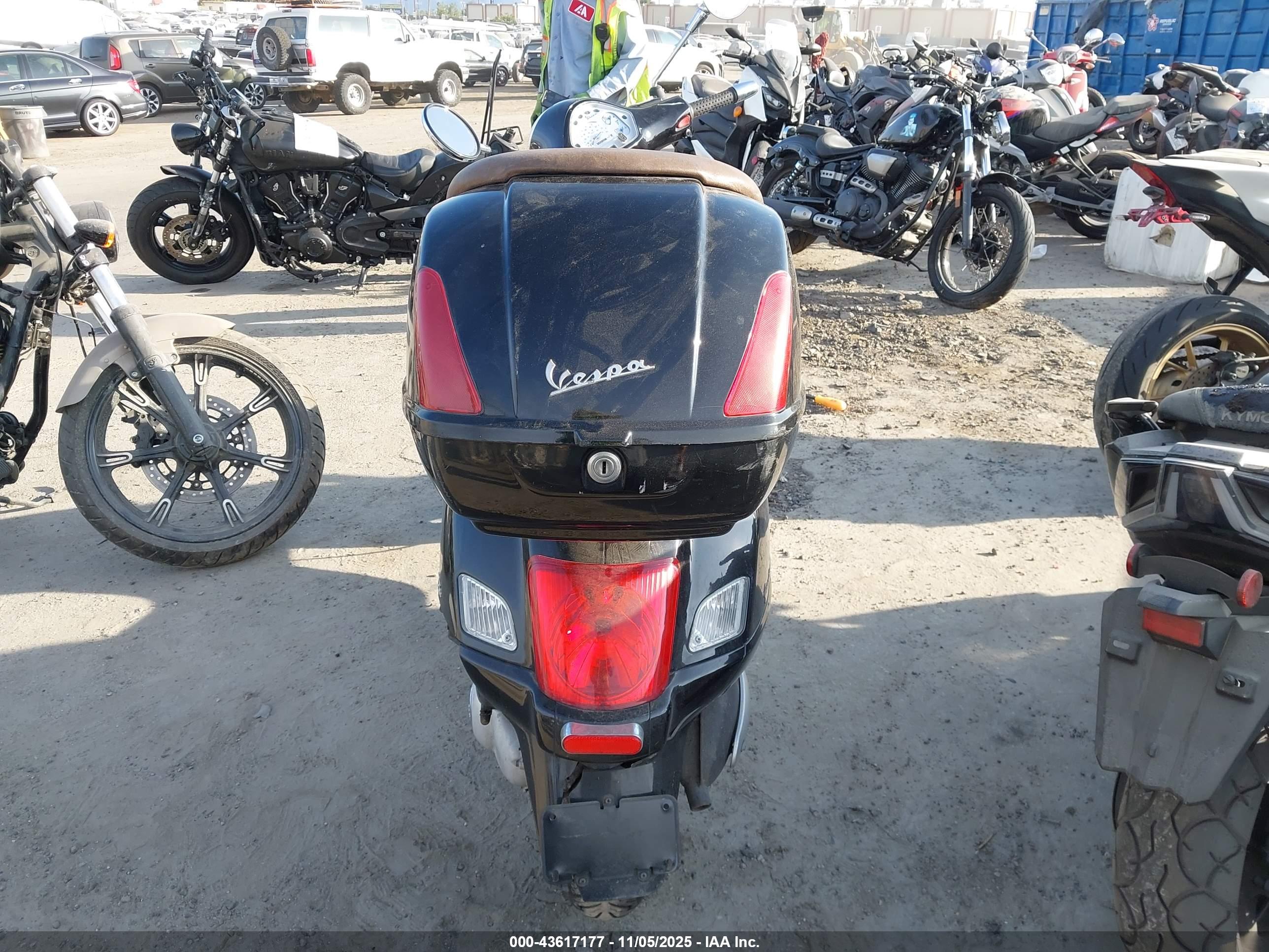 VESPA GRANTURISMO image 6