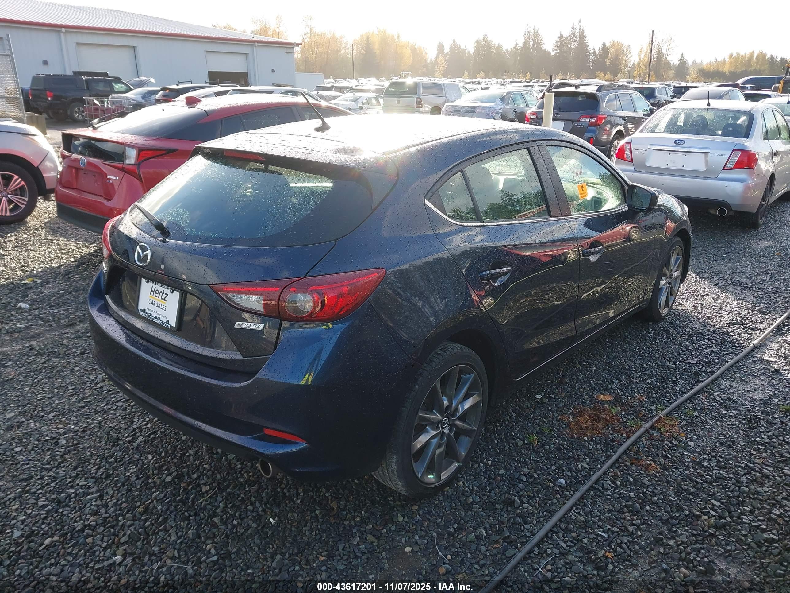 MAZDA MAZDA3 image 4