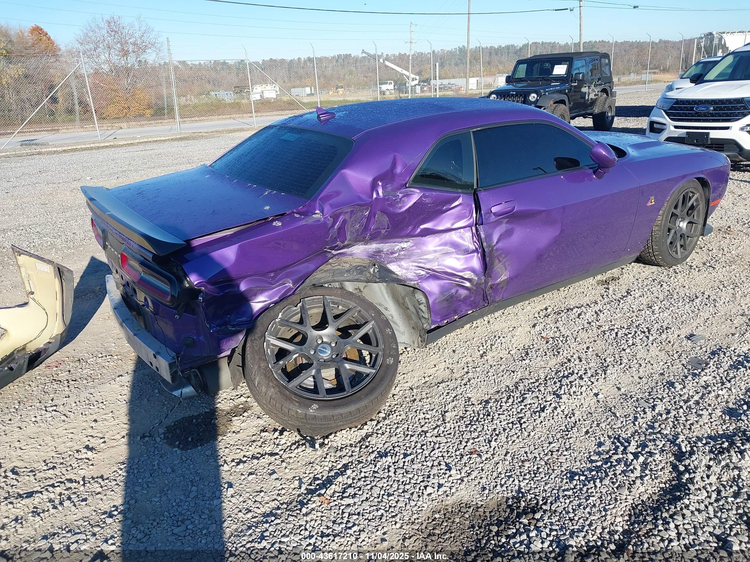 DODGE CHALLENGER image 4