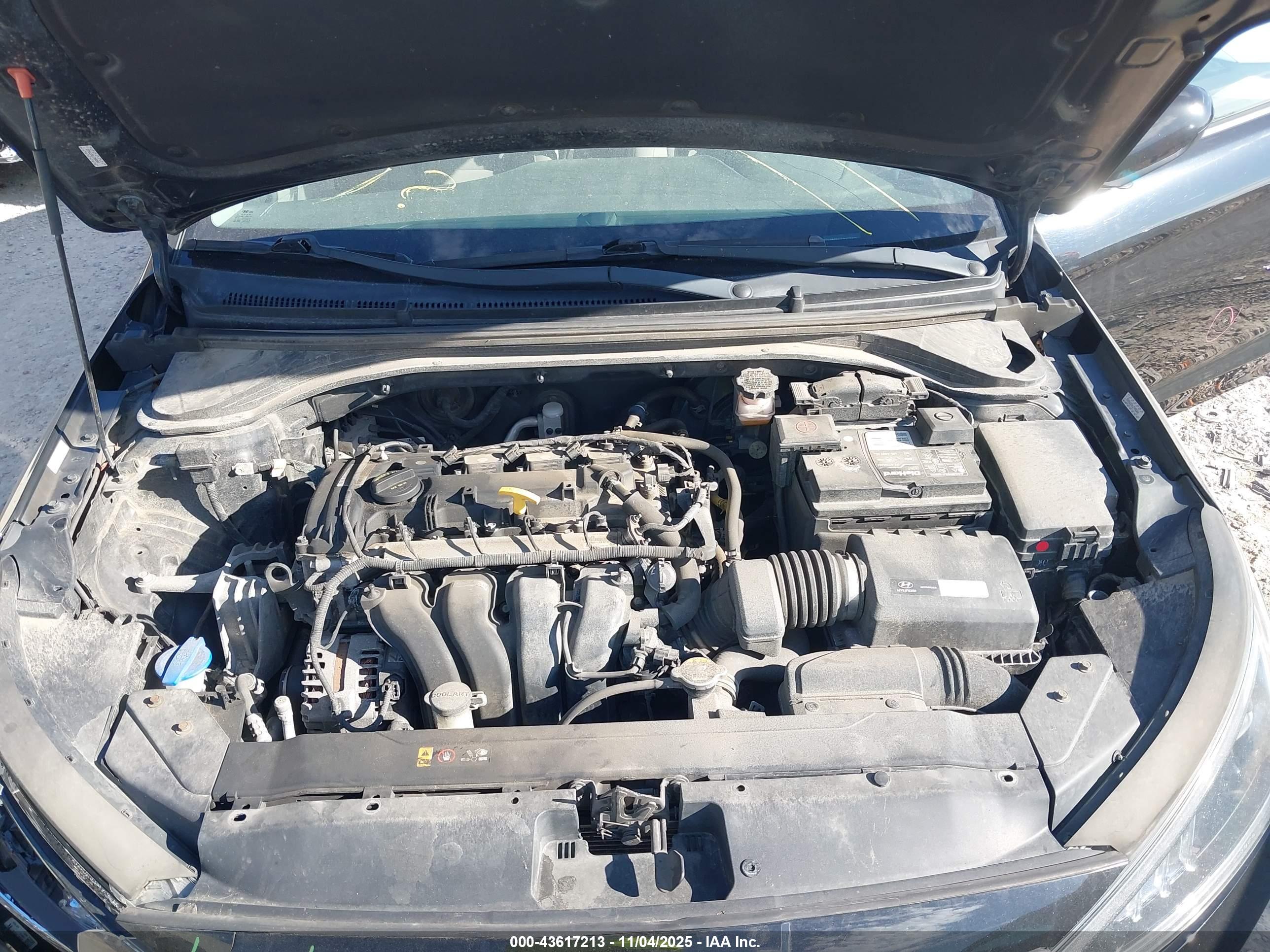 HYUNDAI ELANTRA image 10