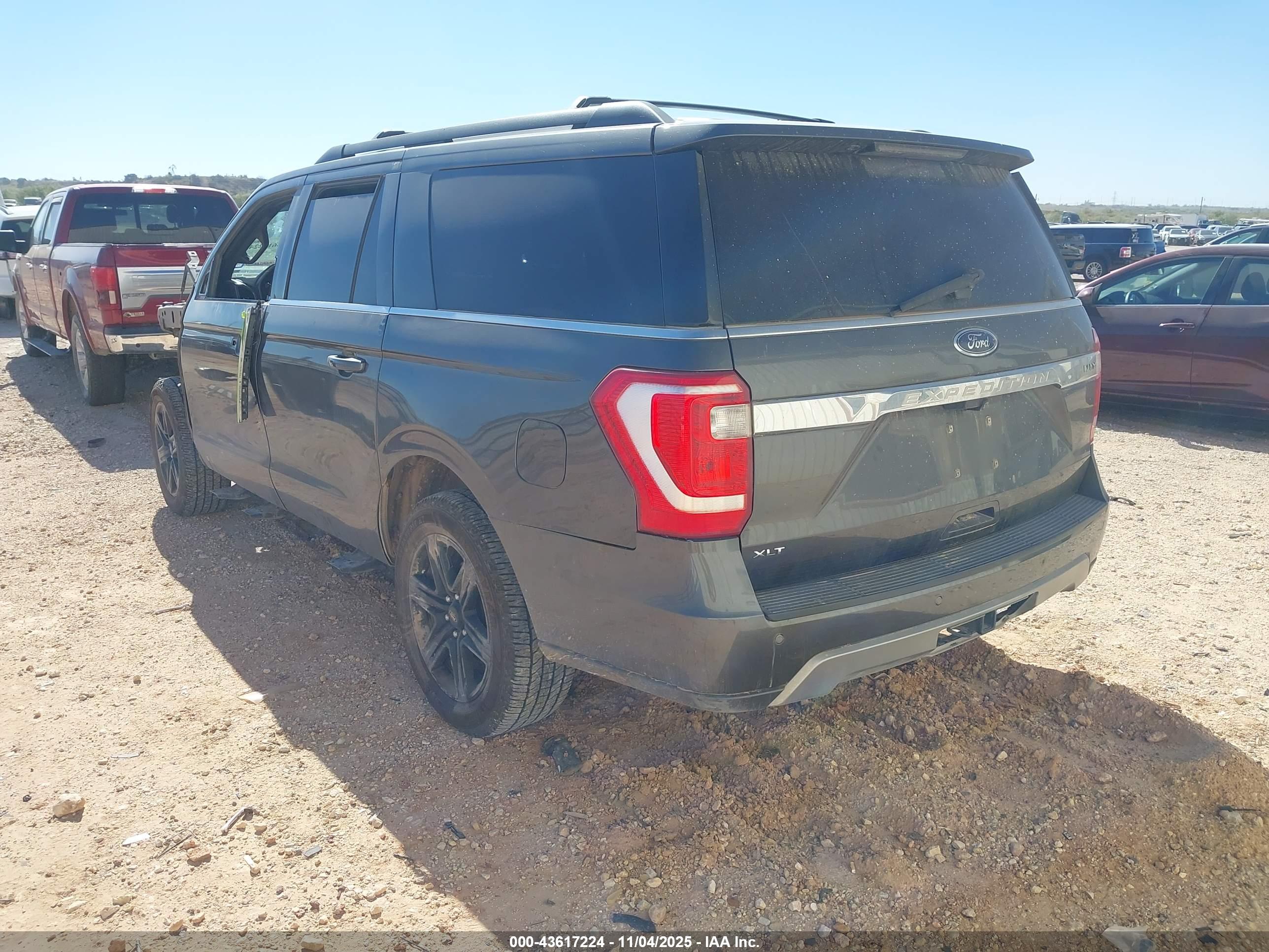 FORD EXPEDITION image 3
