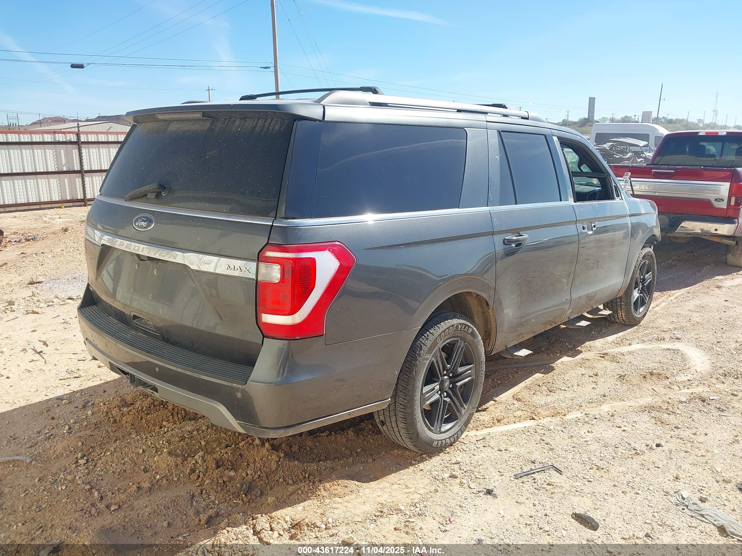 FORD EXPEDITION image 4
