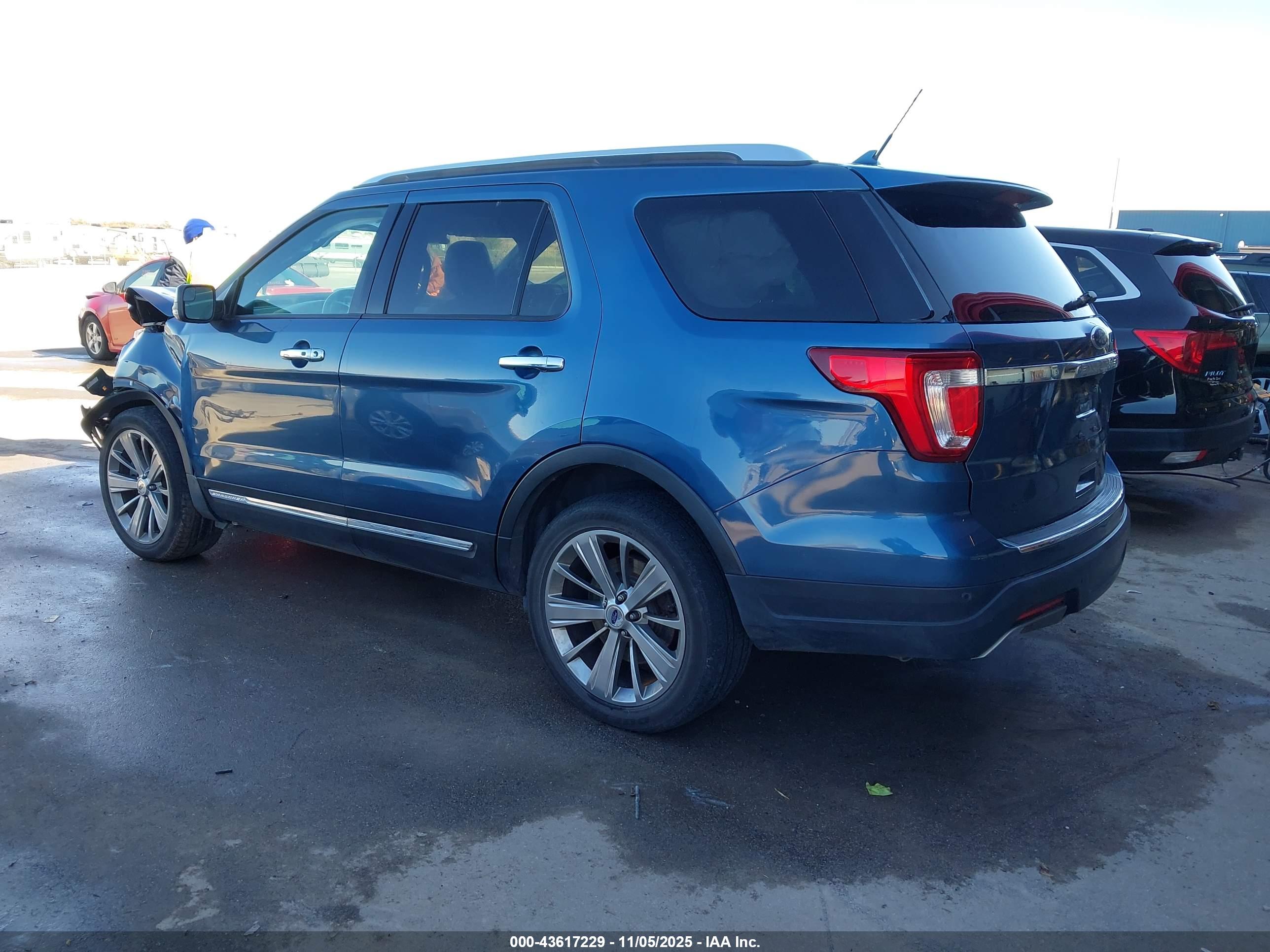 FORD EXPLORER image 3