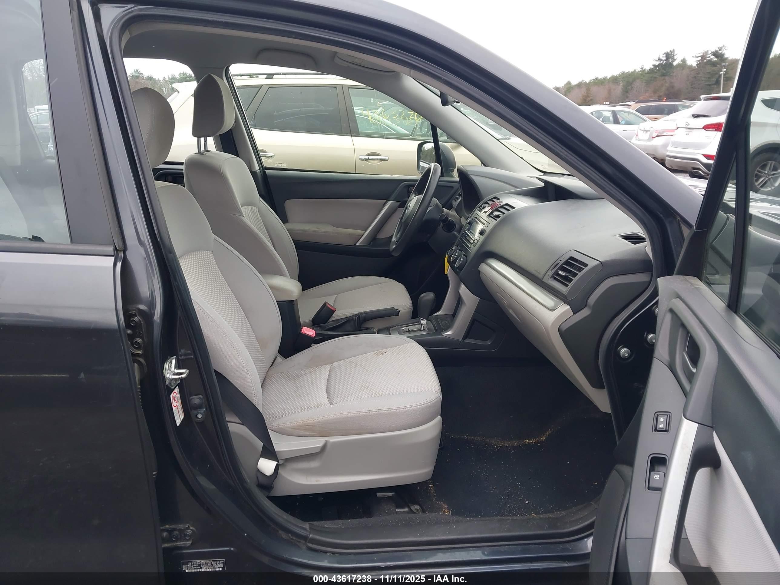 SUBARU FORESTER image 5