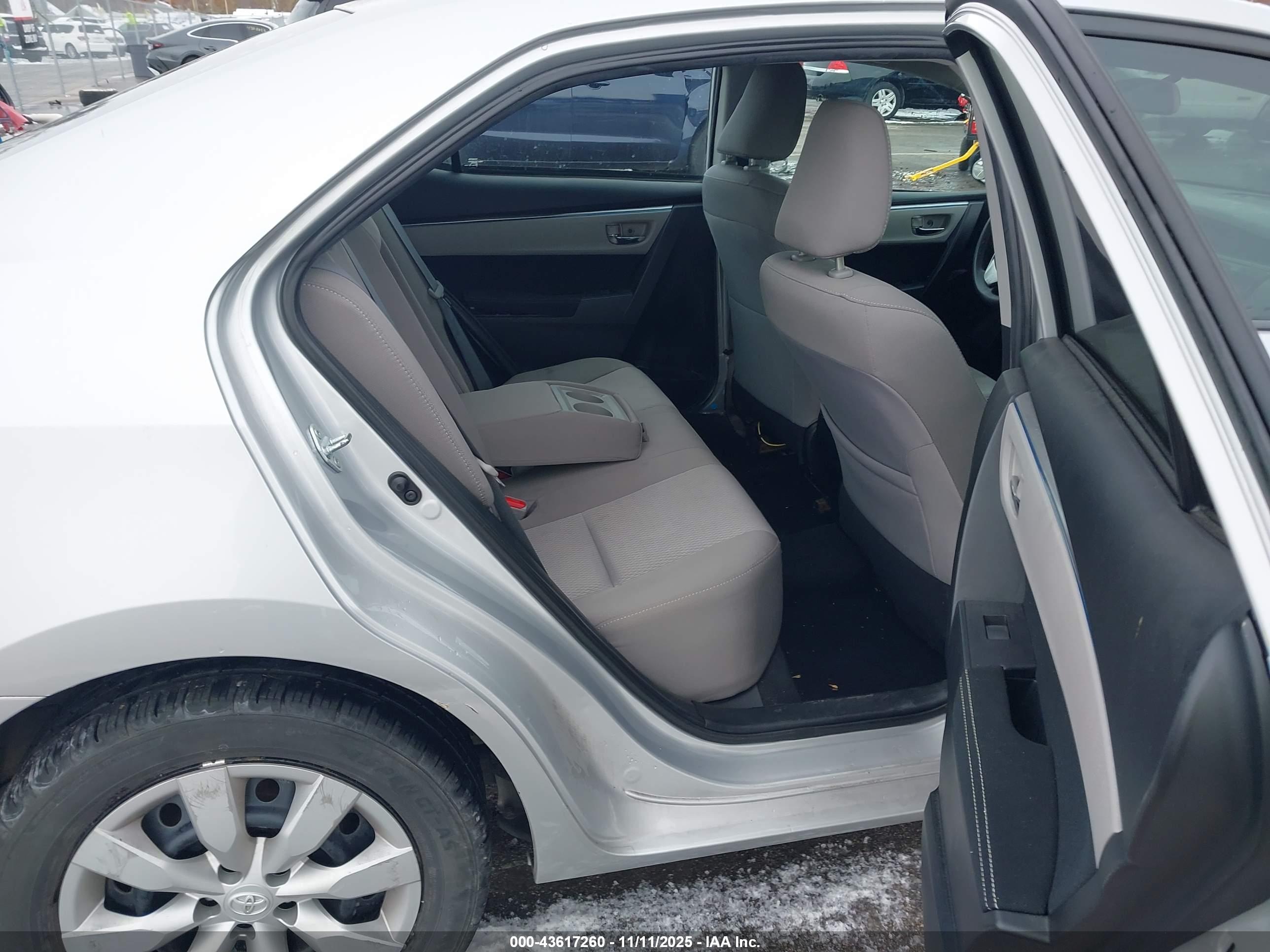 TOYOTA COROLLA image 8