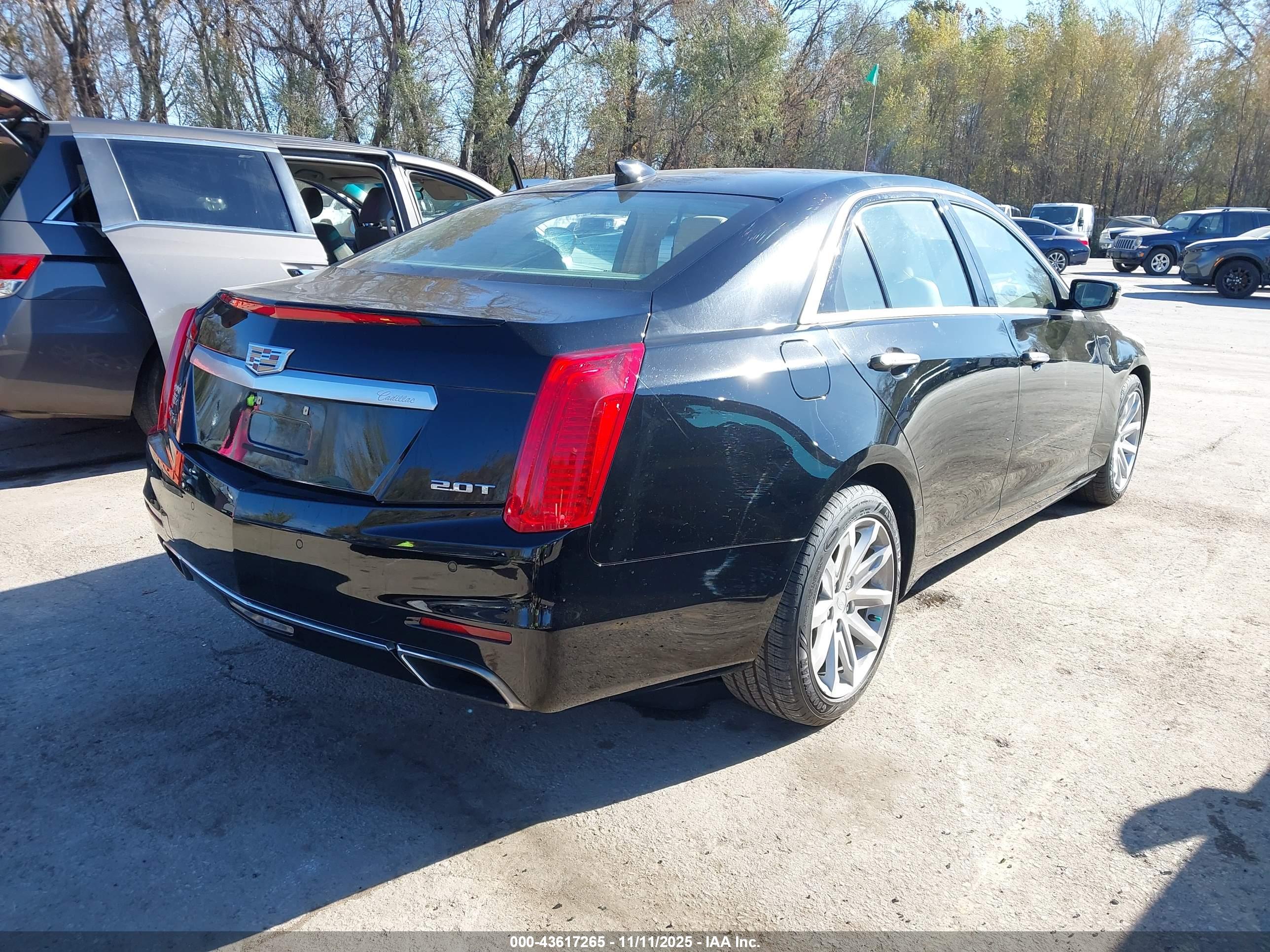 CADILLAC CTS image 4