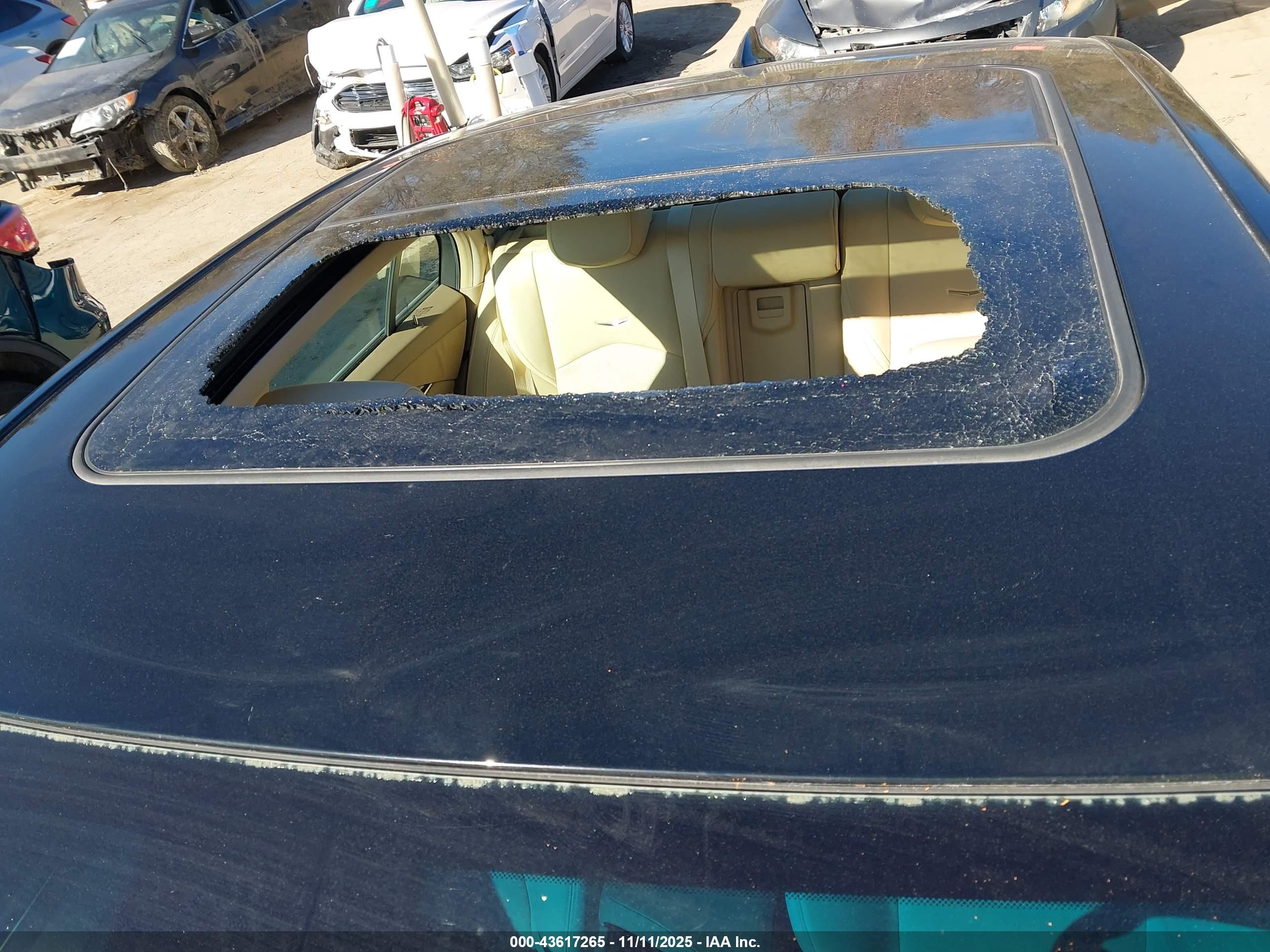 CADILLAC CTS image 6