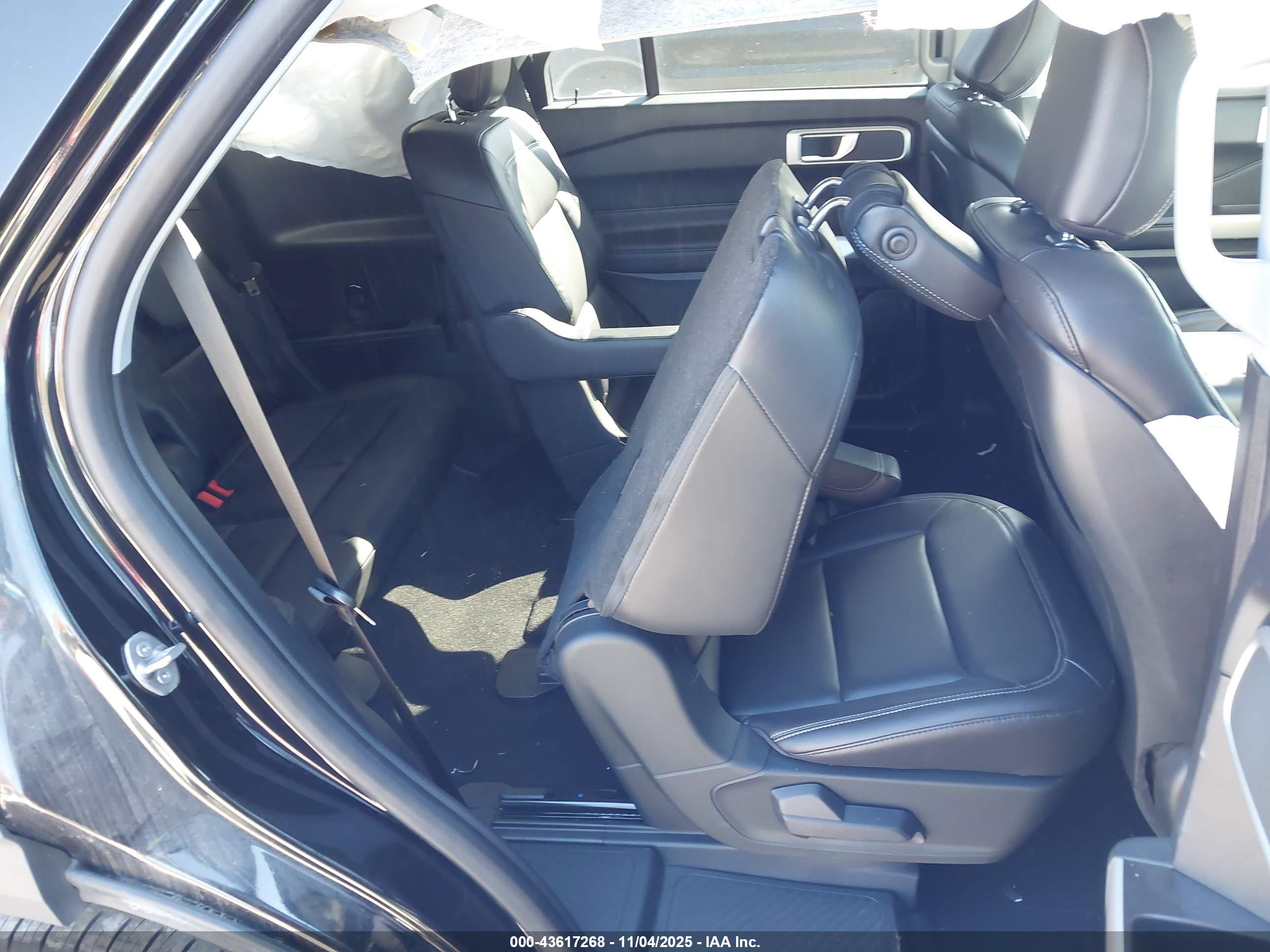 FORD EXPLORER image 8
