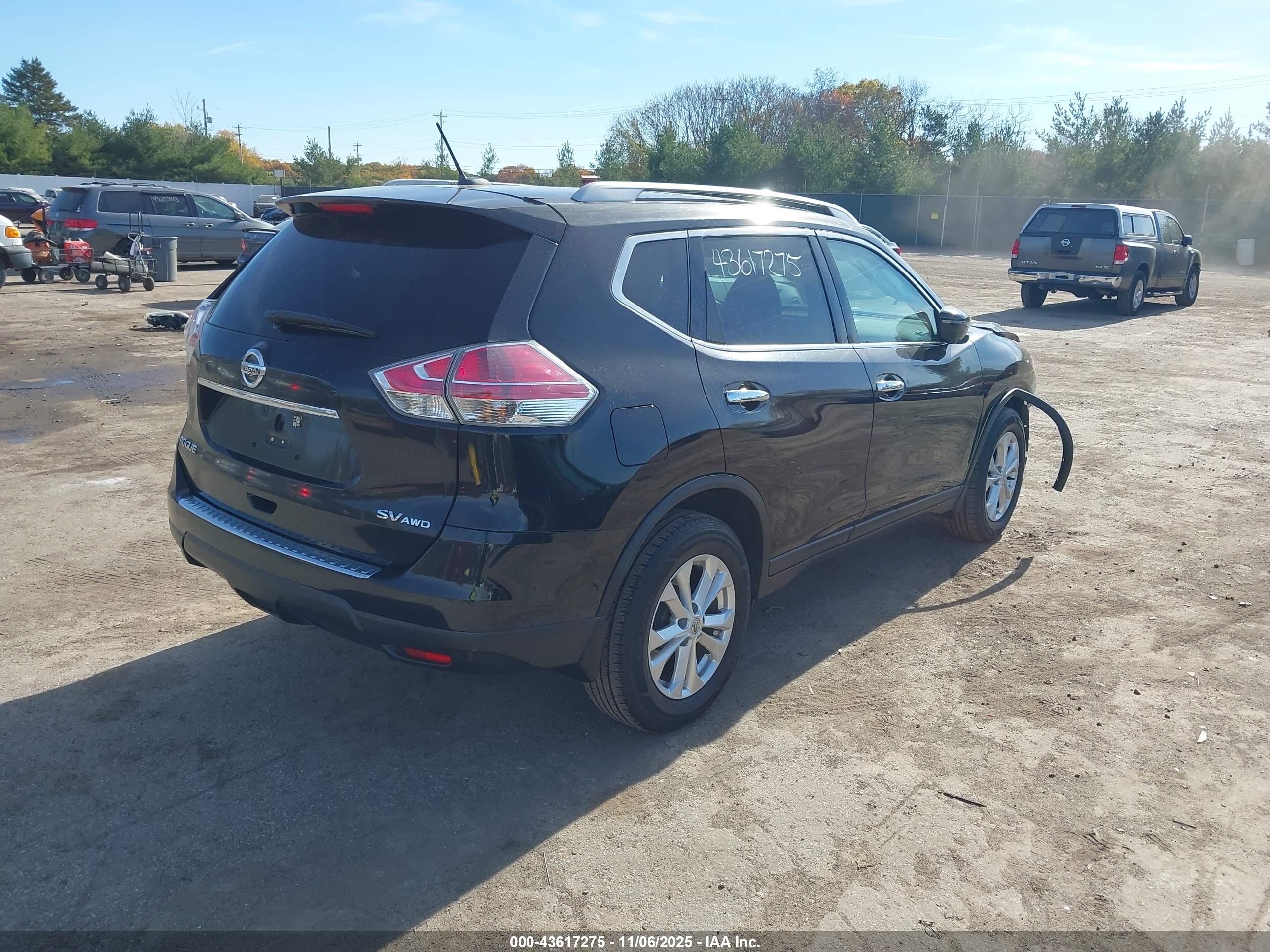 NISSAN ROGUE image 4