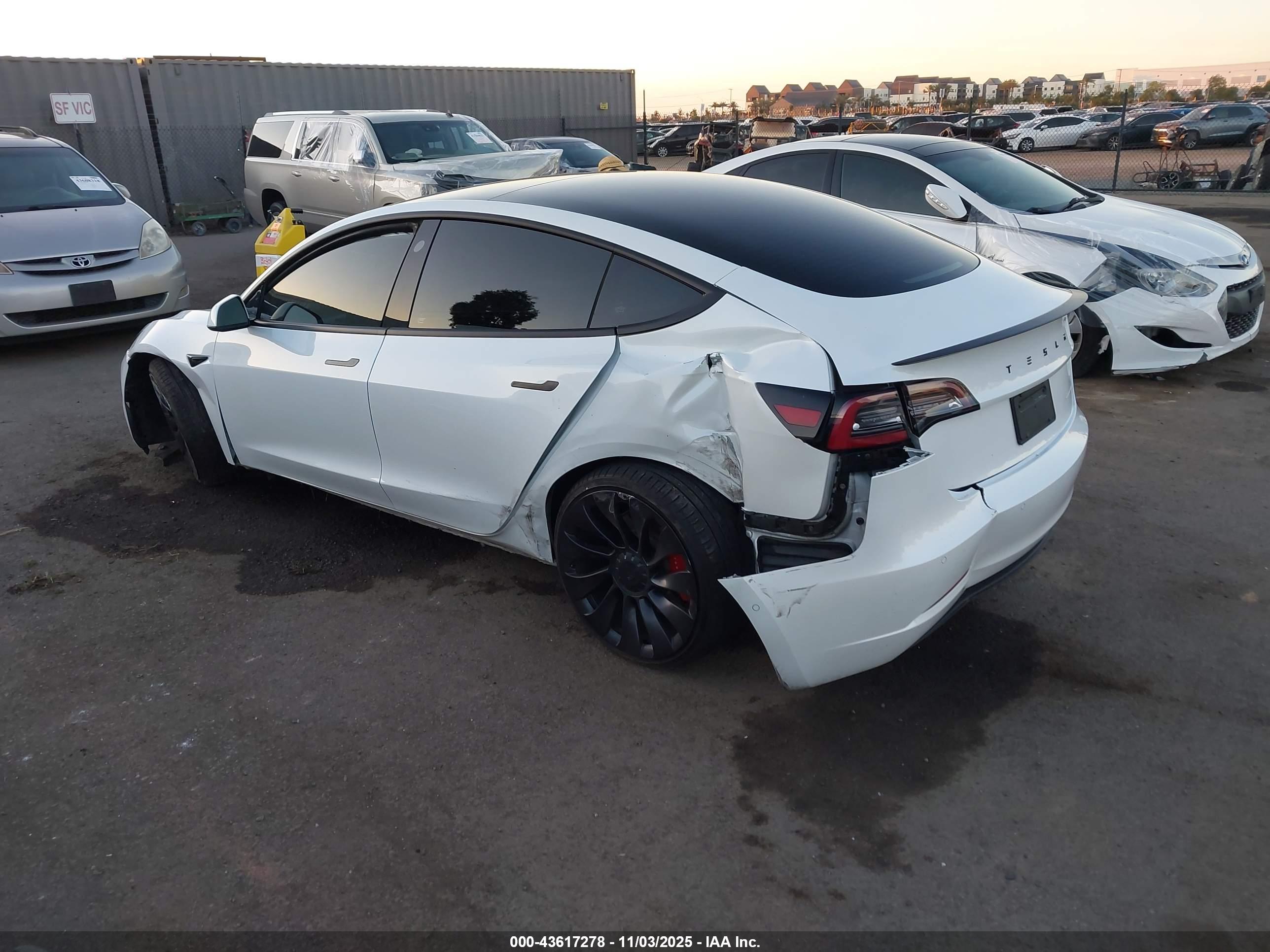TESLA MODEL image 3