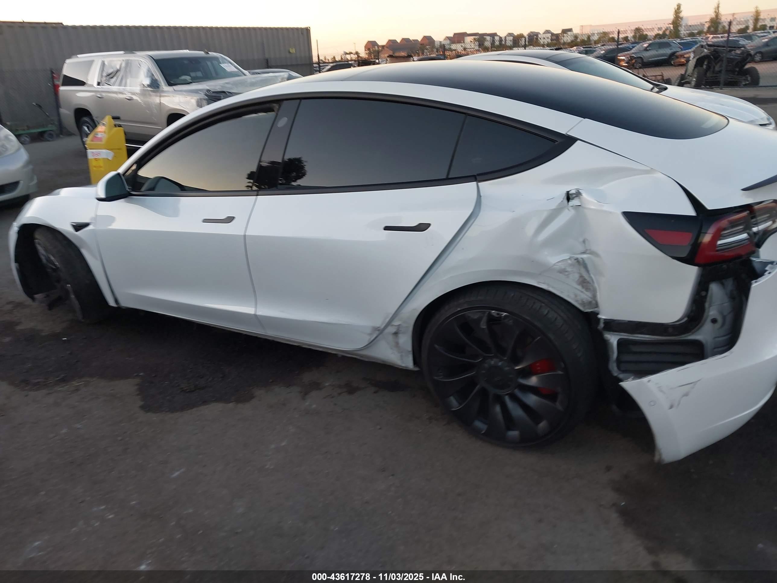 TESLA MODEL image 6