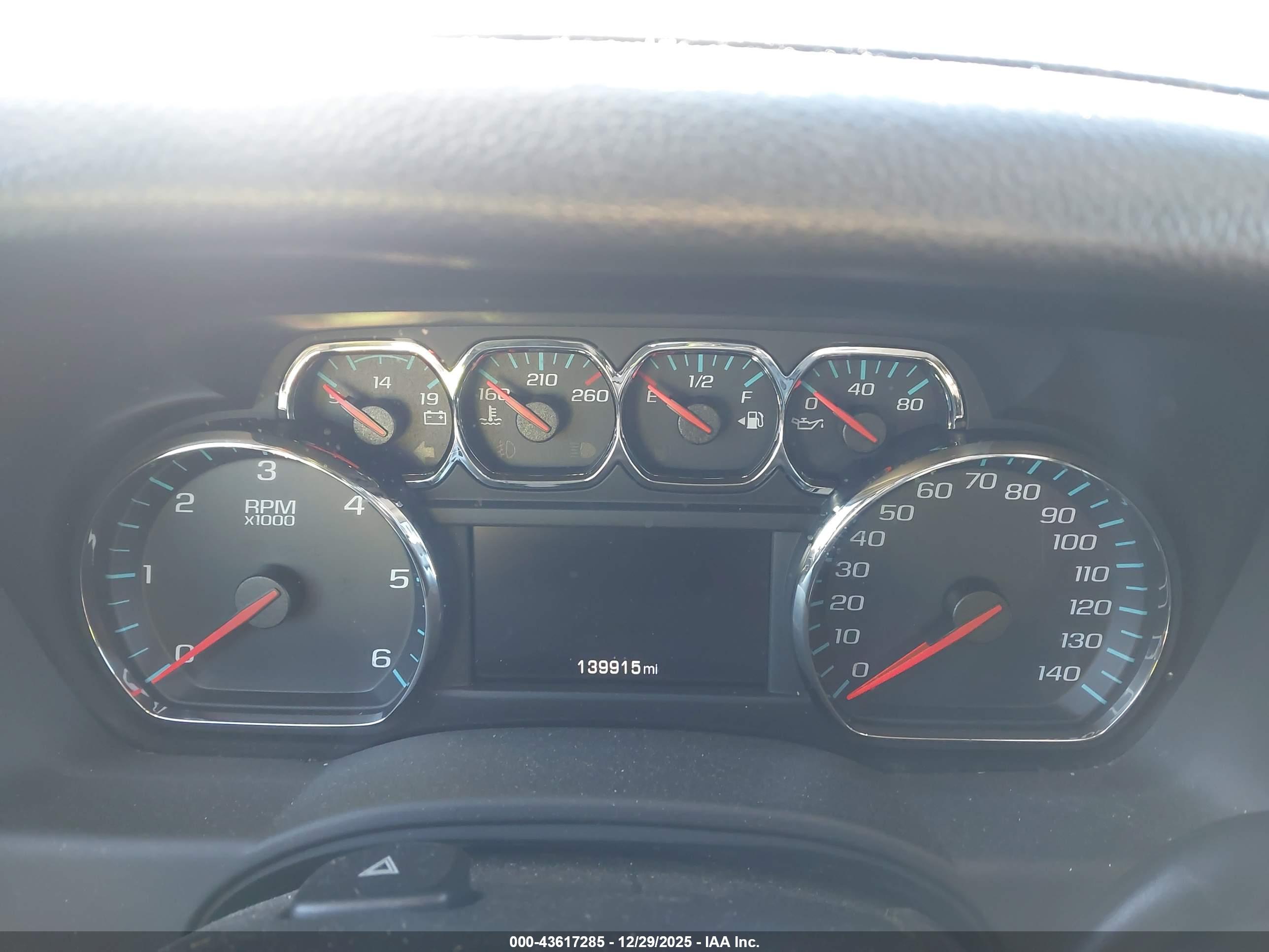 CHEVROLET TAHOE image 7