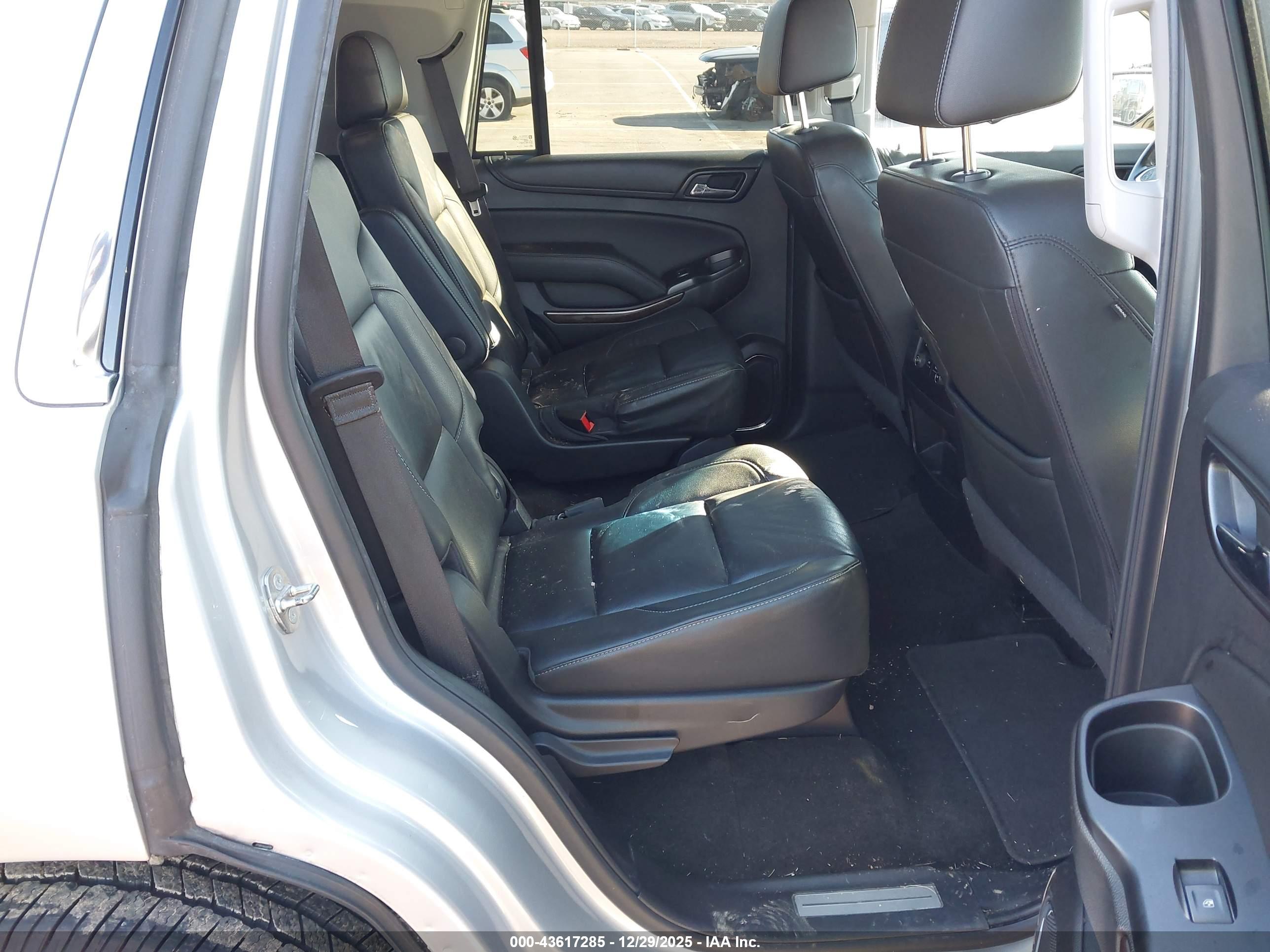 CHEVROLET TAHOE image 8