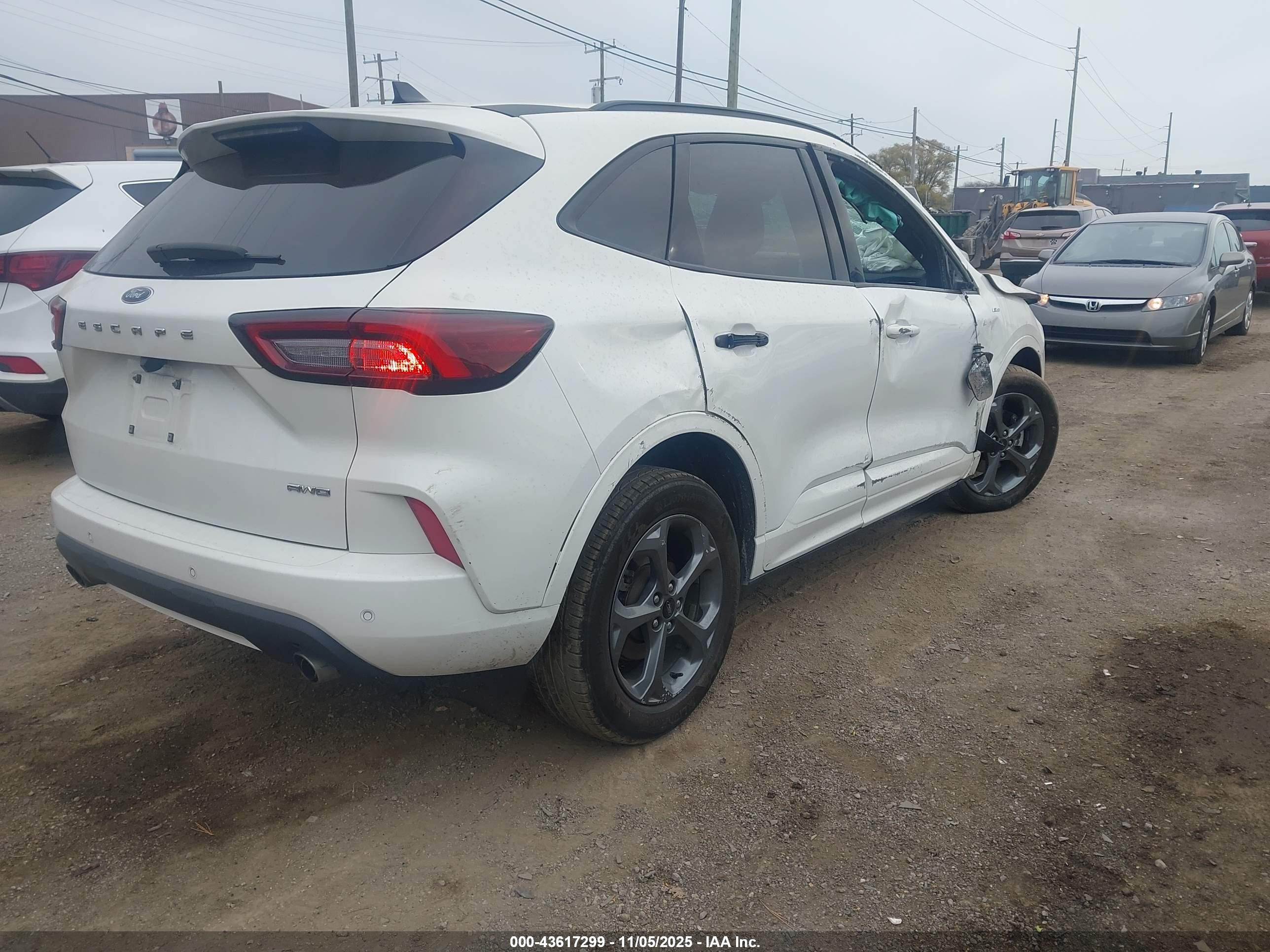 FORD ESCAPE image 4