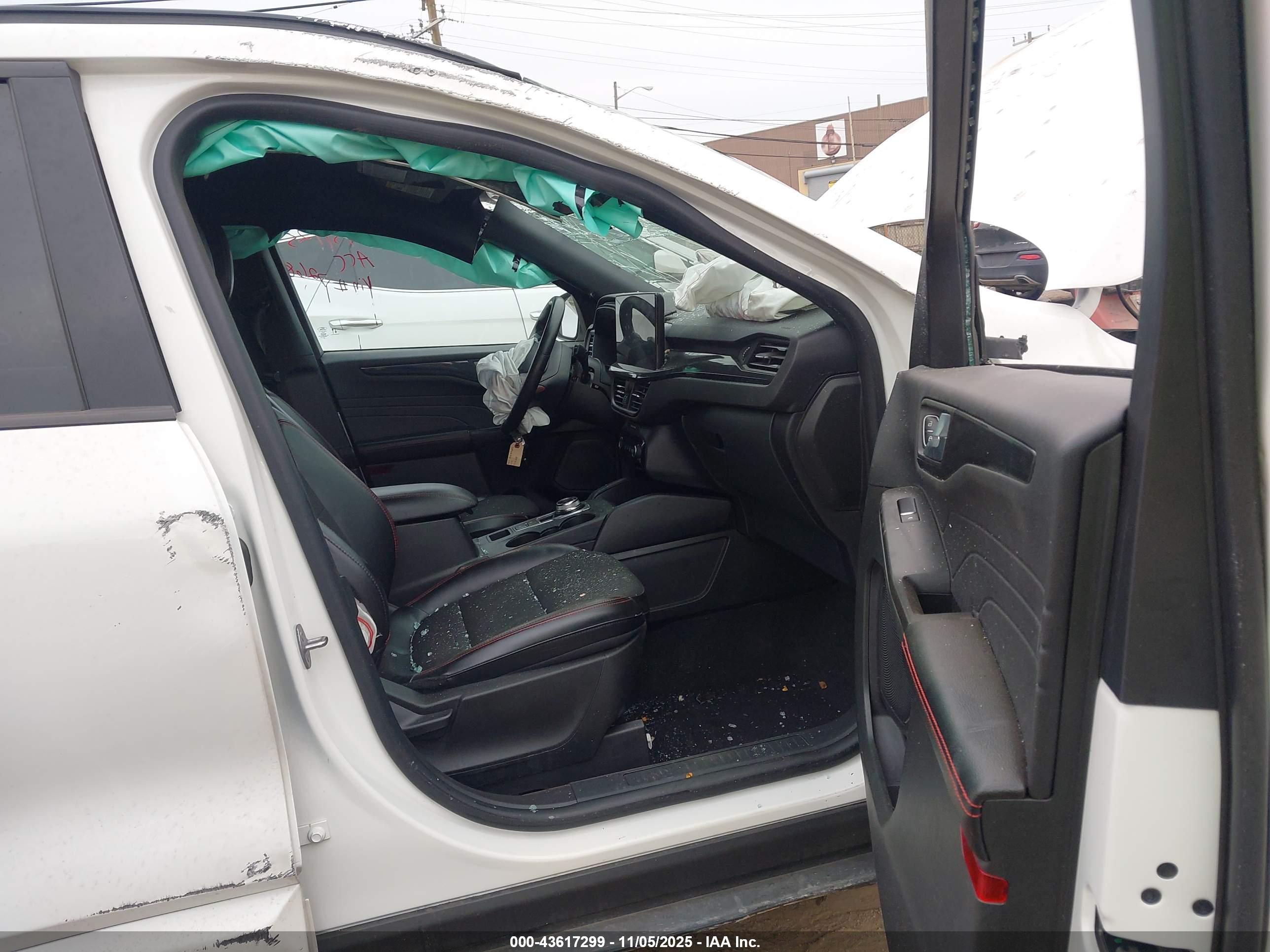 FORD ESCAPE image 5