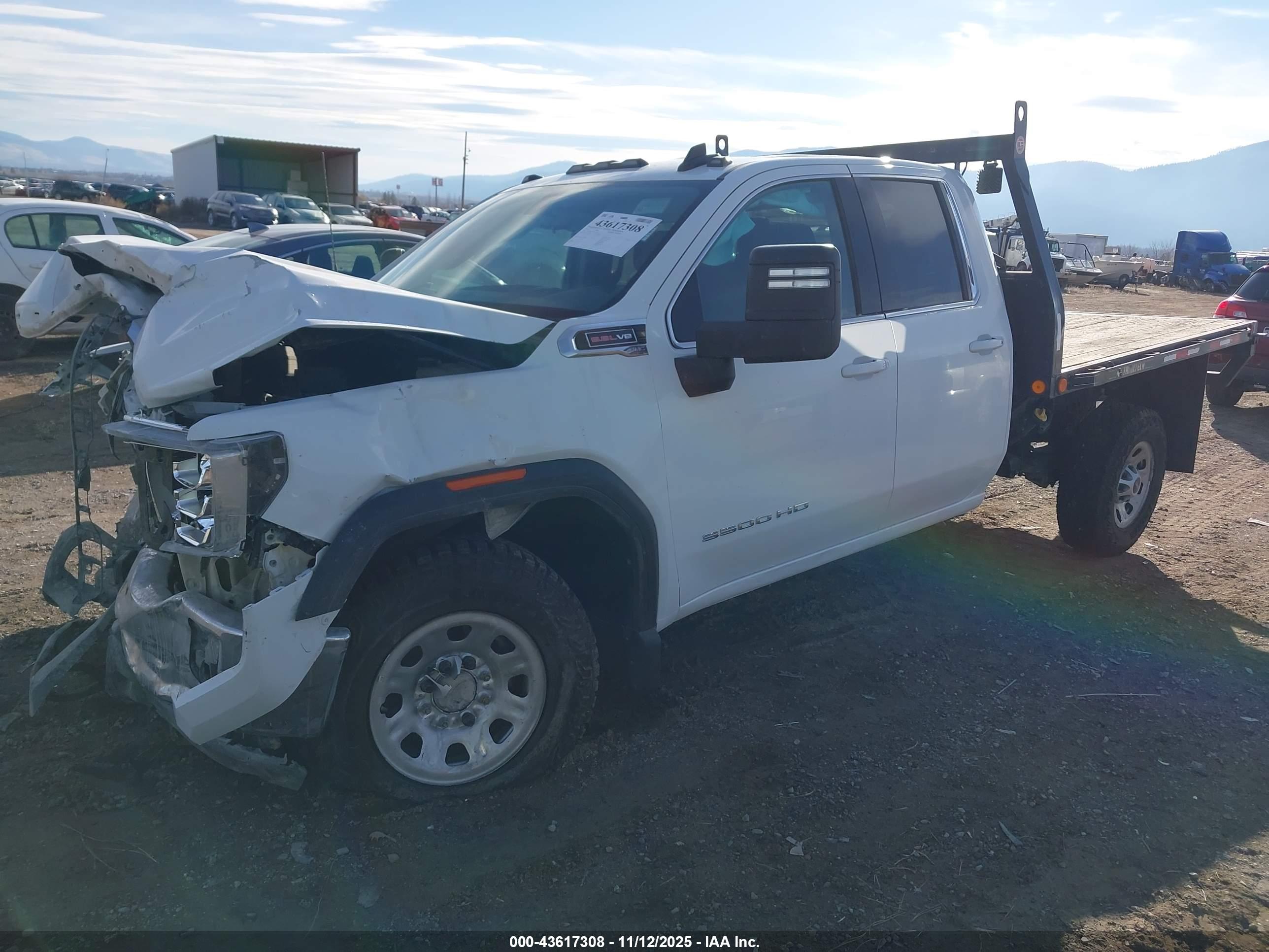 GMC SIERRA image 2