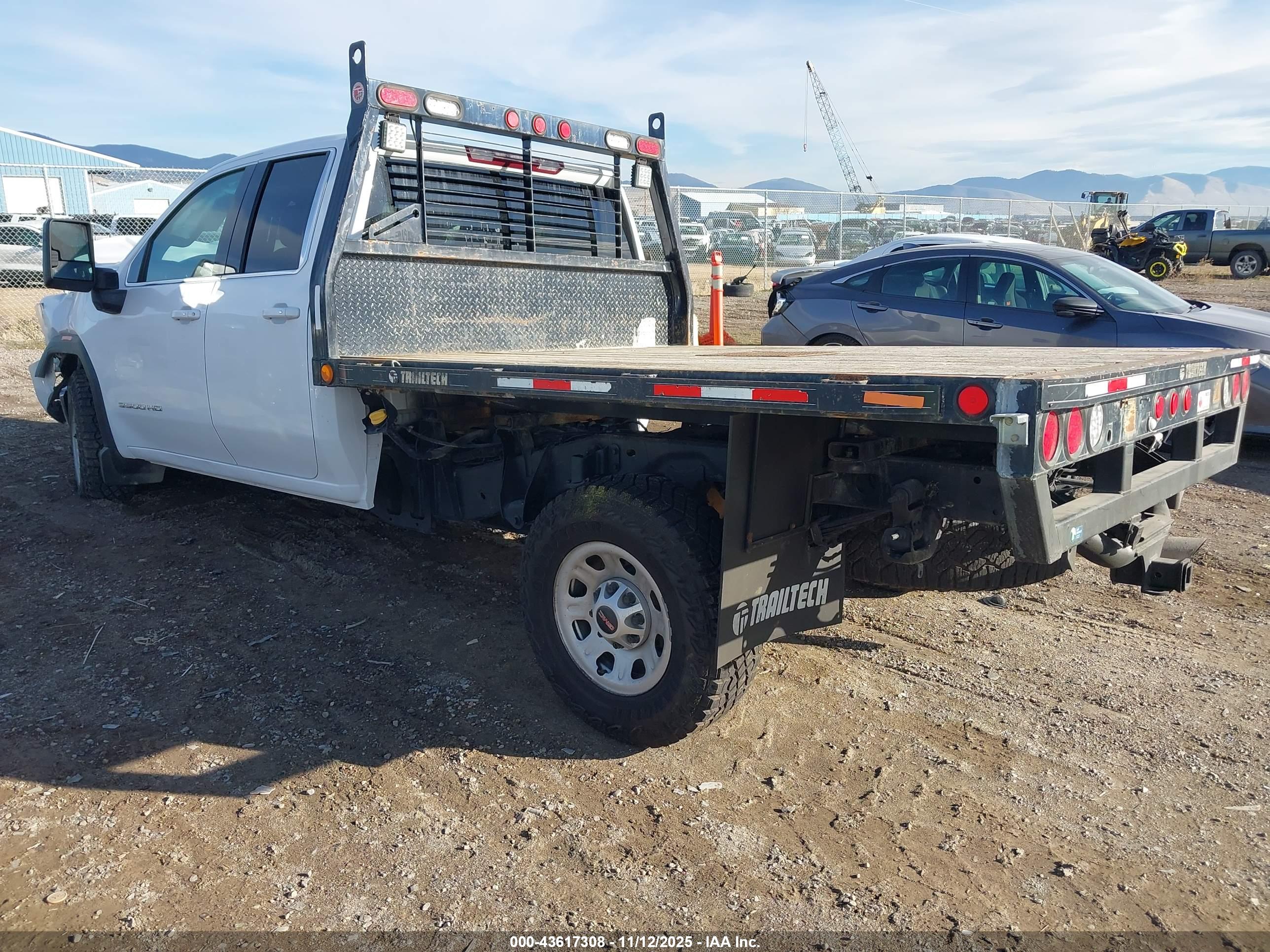 GMC SIERRA image 3