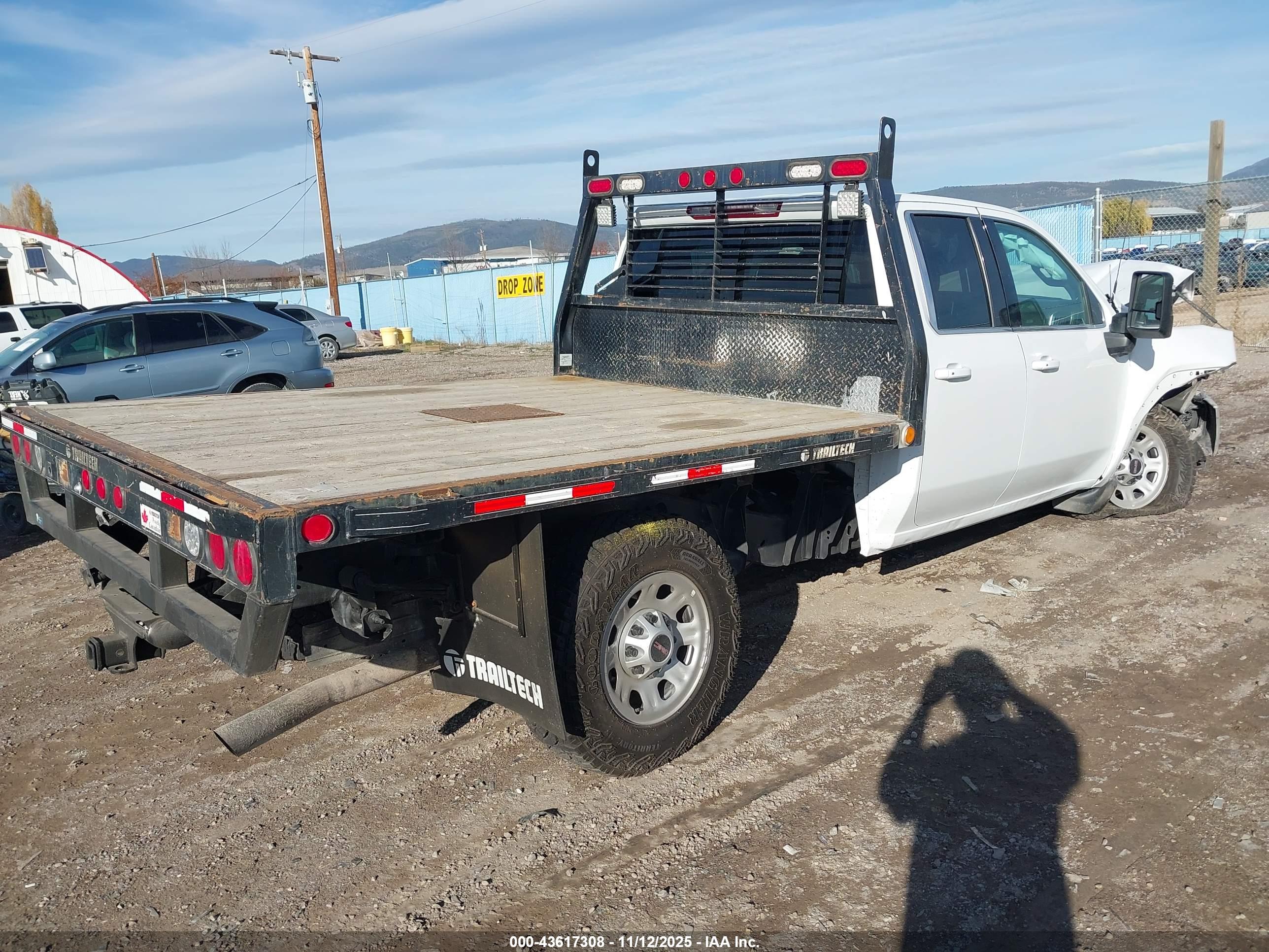 GMC SIERRA image 4