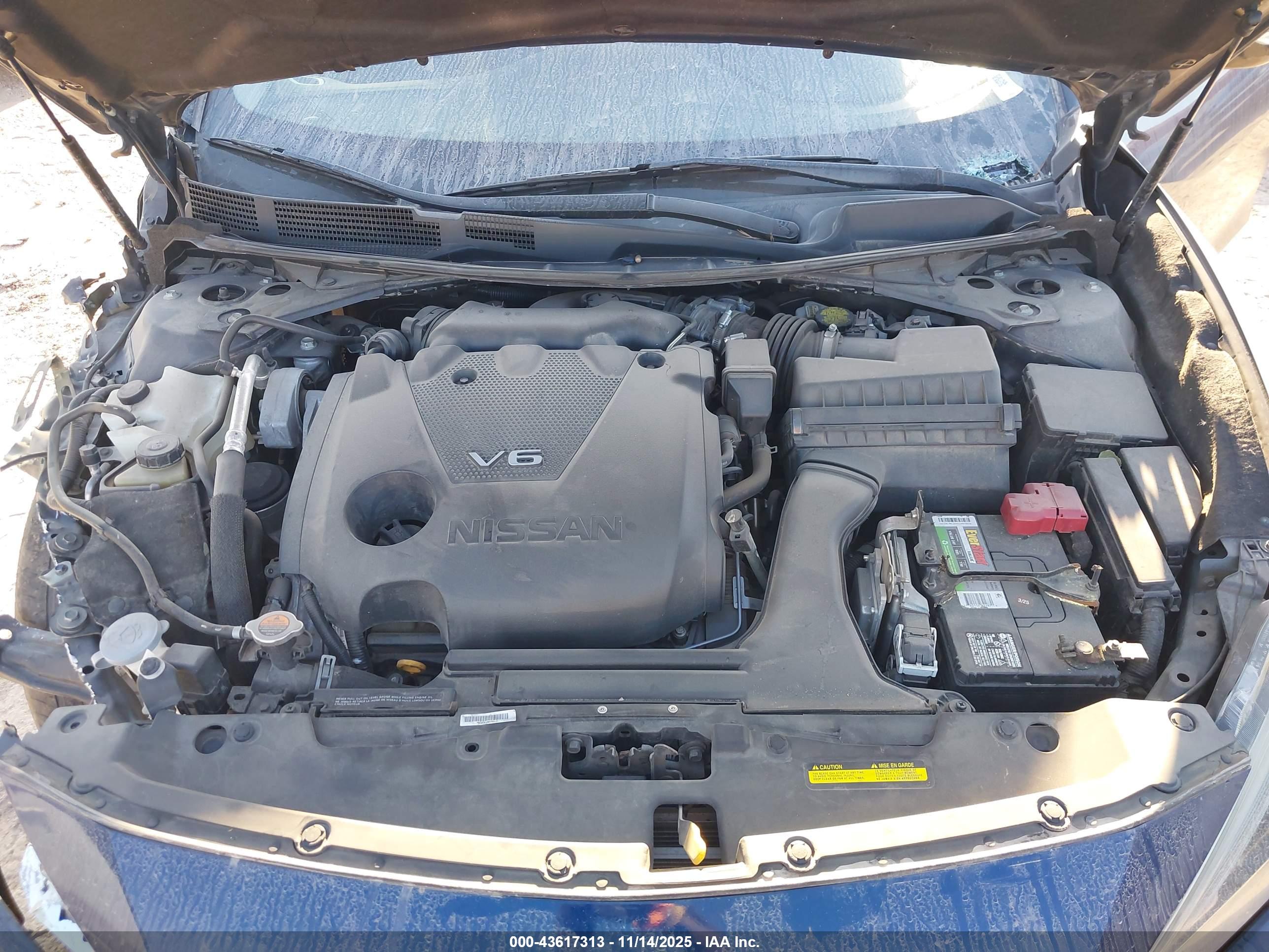 NISSAN MAXIMA image 10