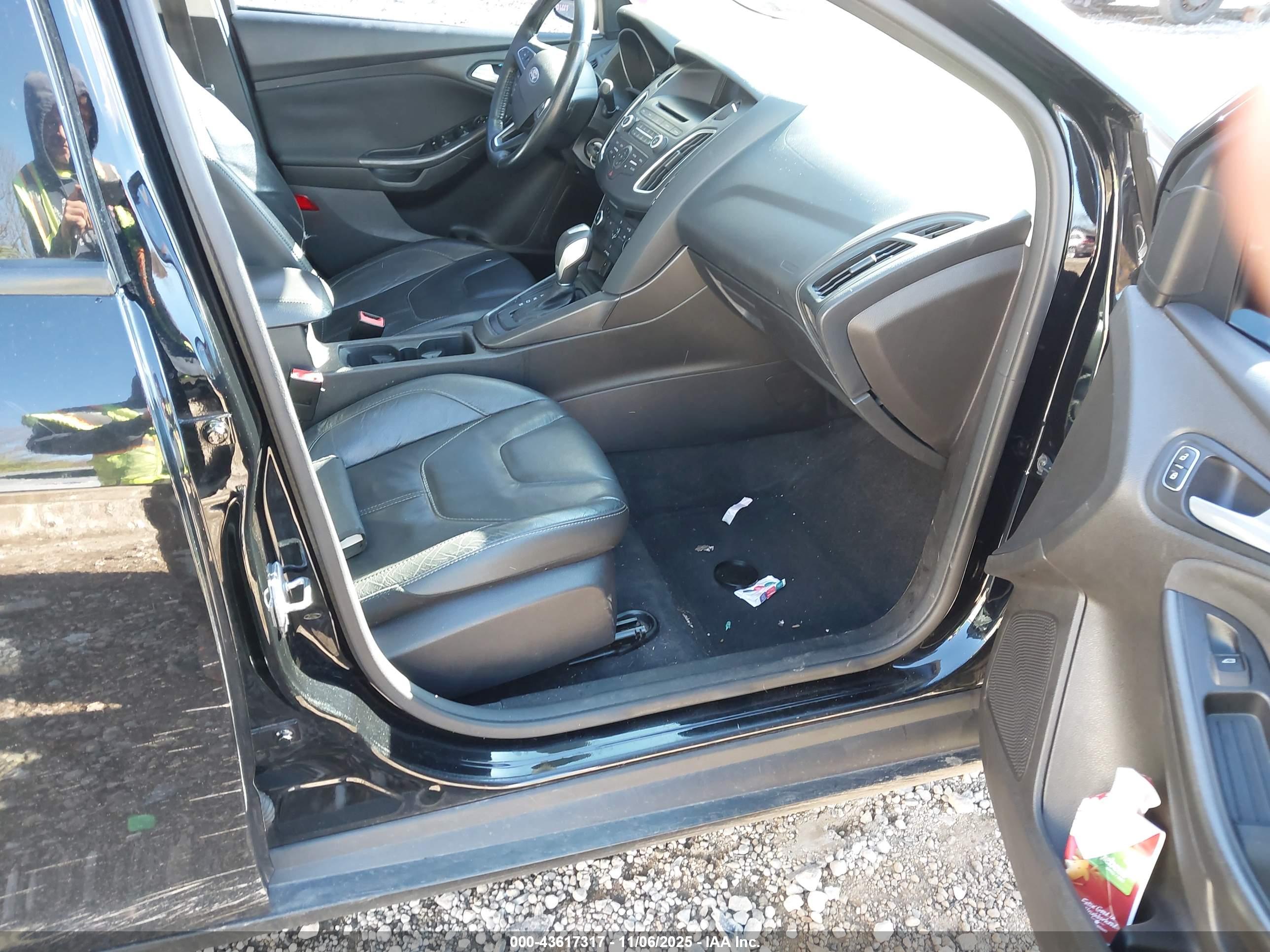FORD FOCUS image 5