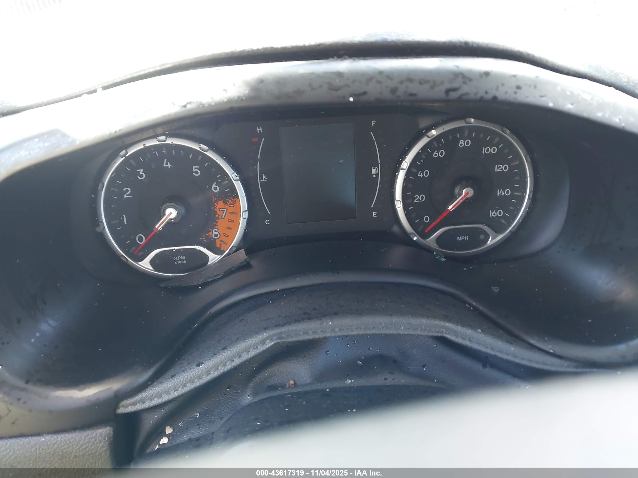 JEEP RENEGADE image 7