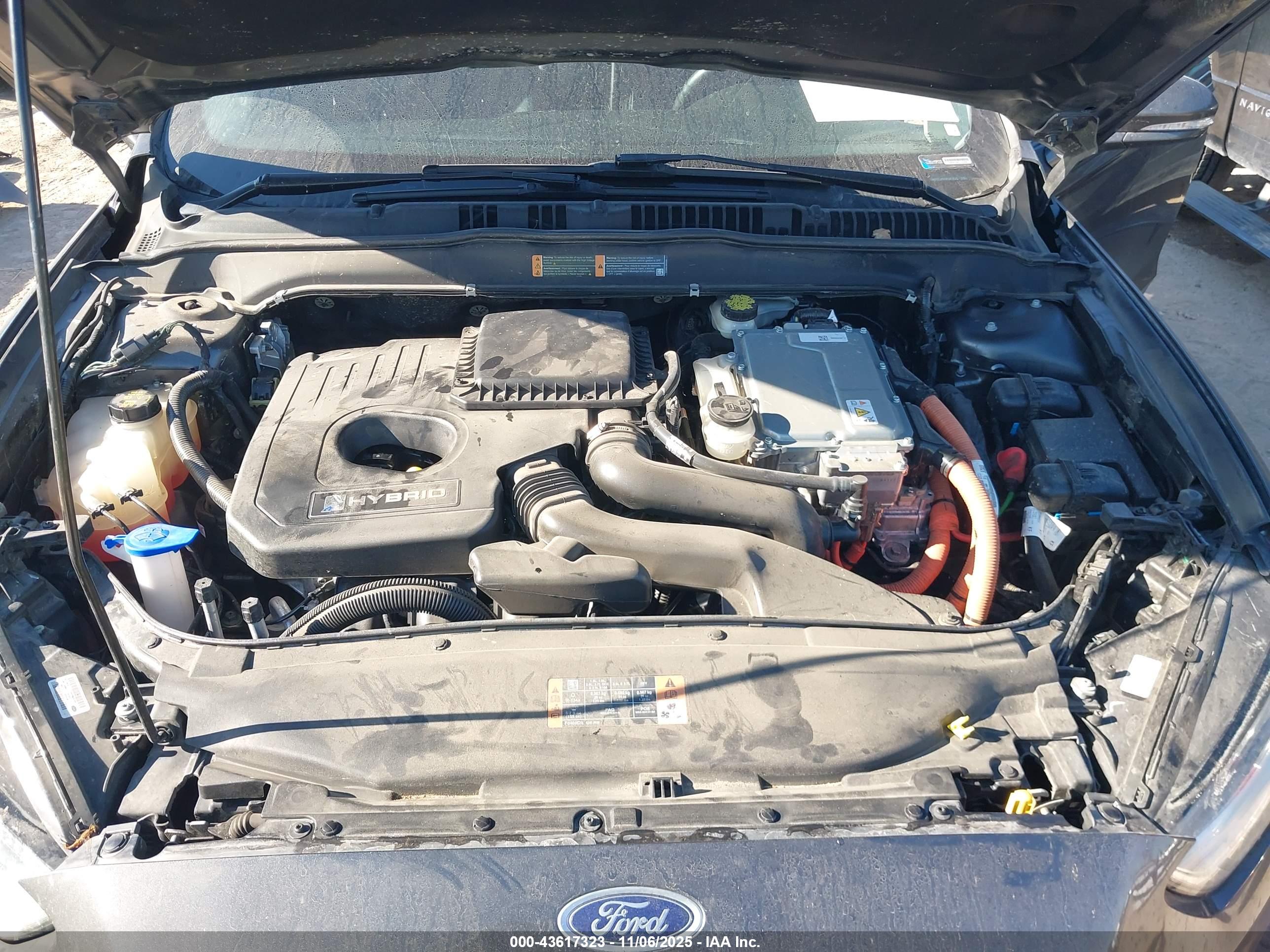 FORD FUSION image 10