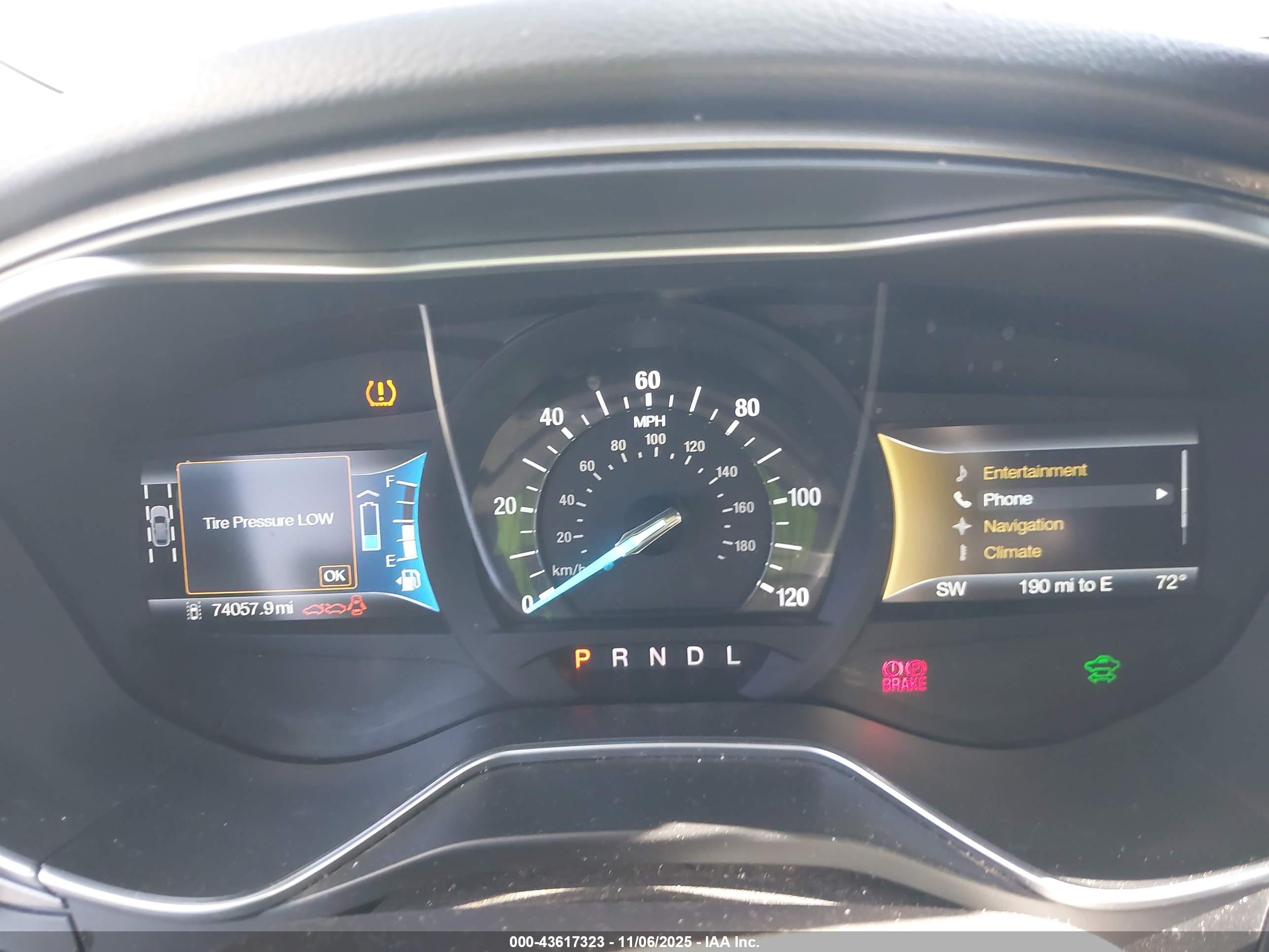 FORD FUSION image 7