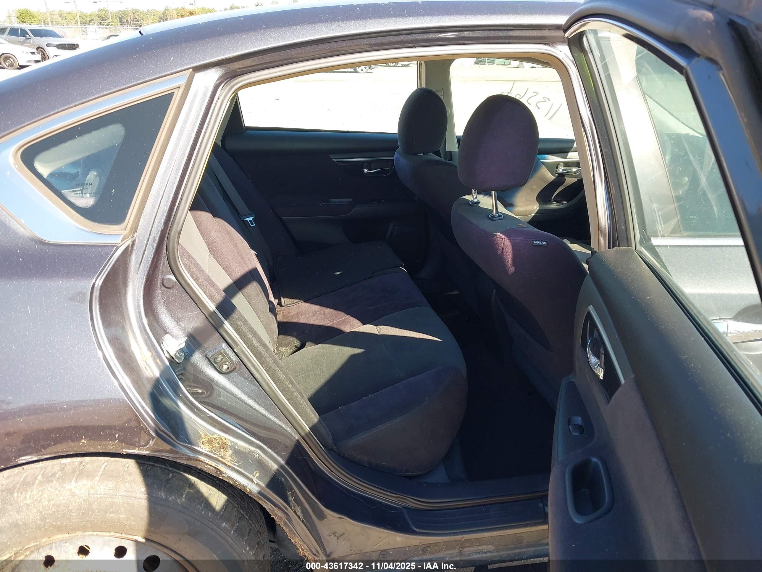 NISSAN ALTIMA image 8