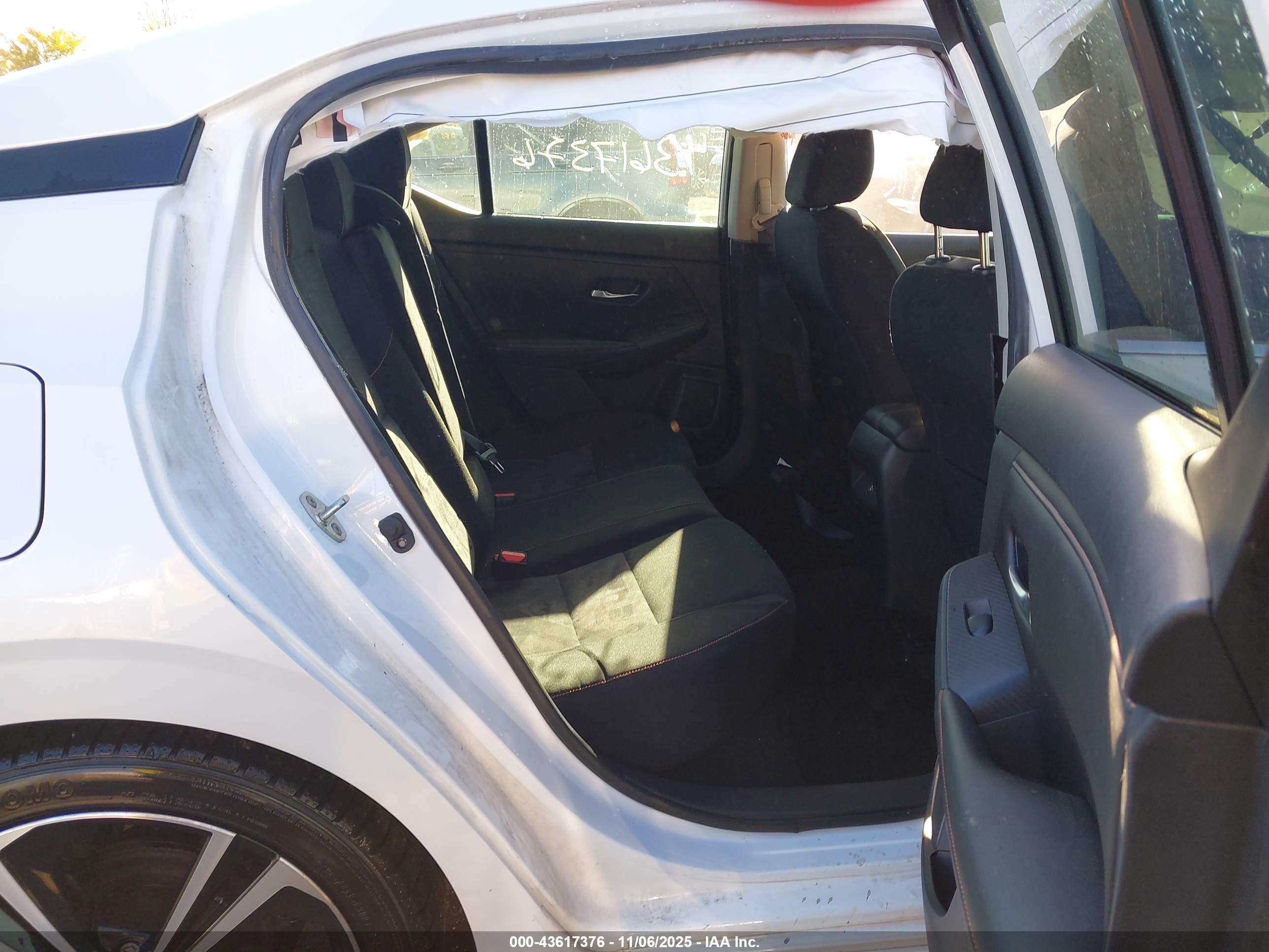 NISSAN SENTRA image 8