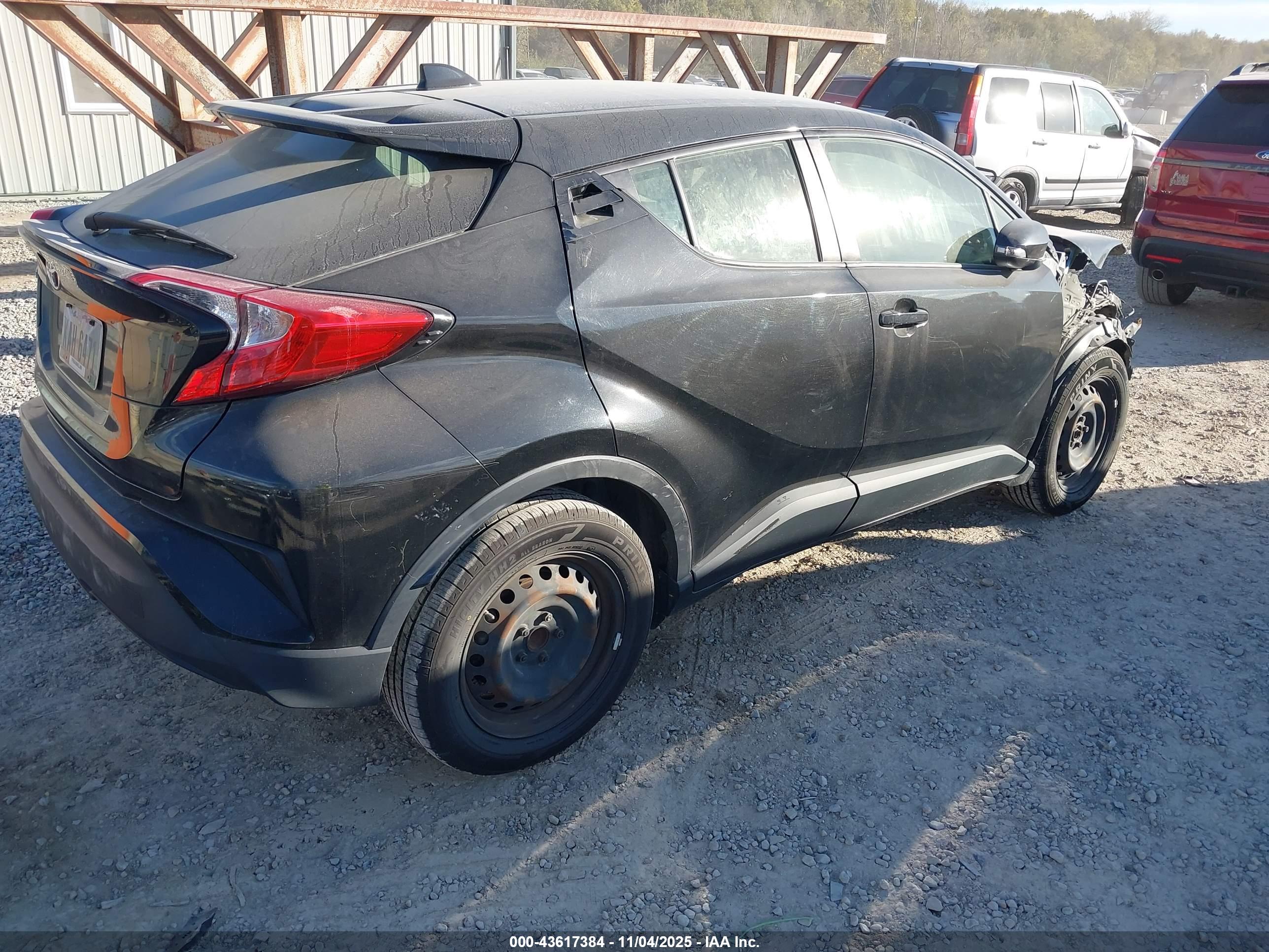 TOYOTA C-HR image 4