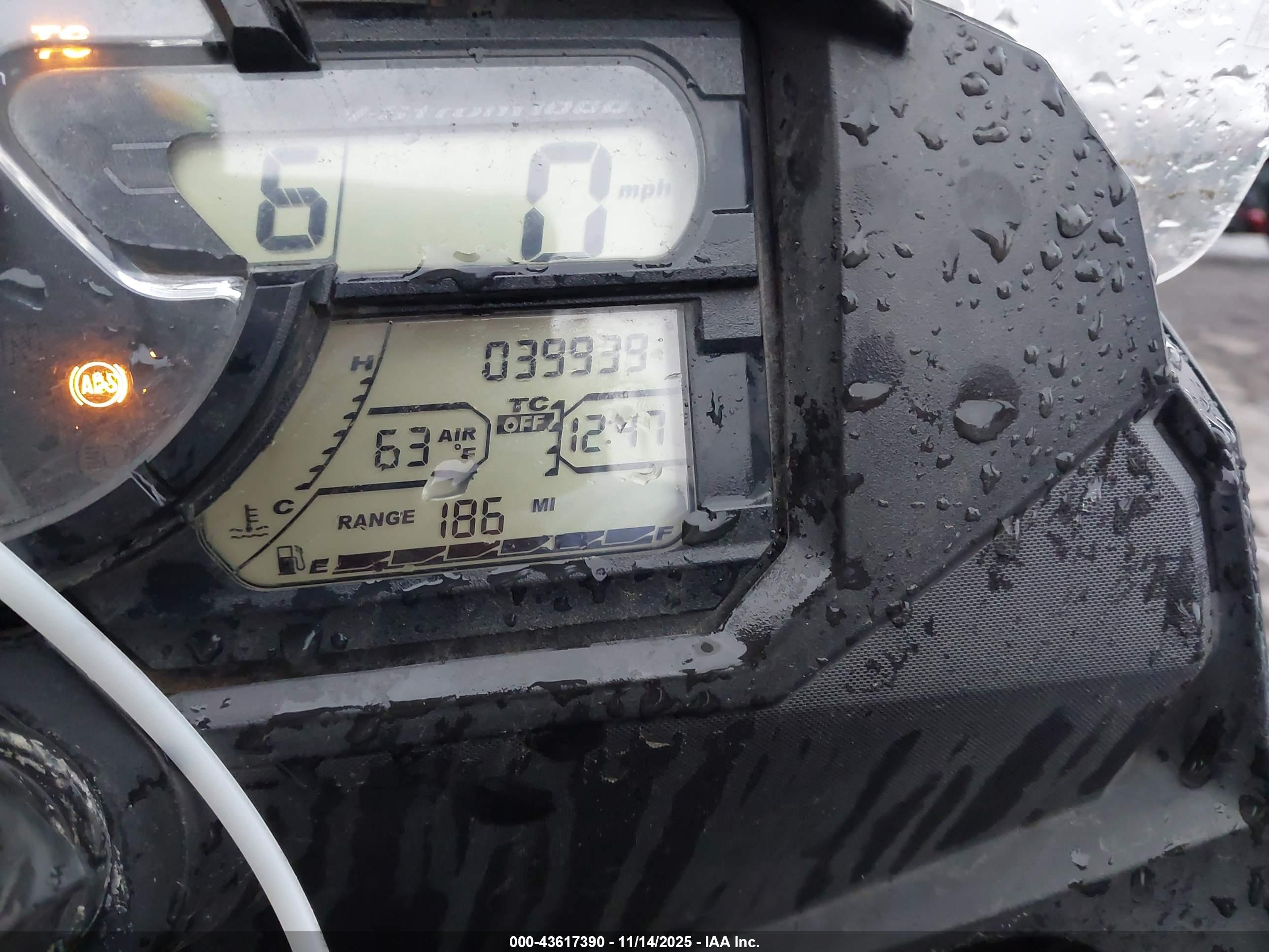 SUZUKI DL1000 image 7