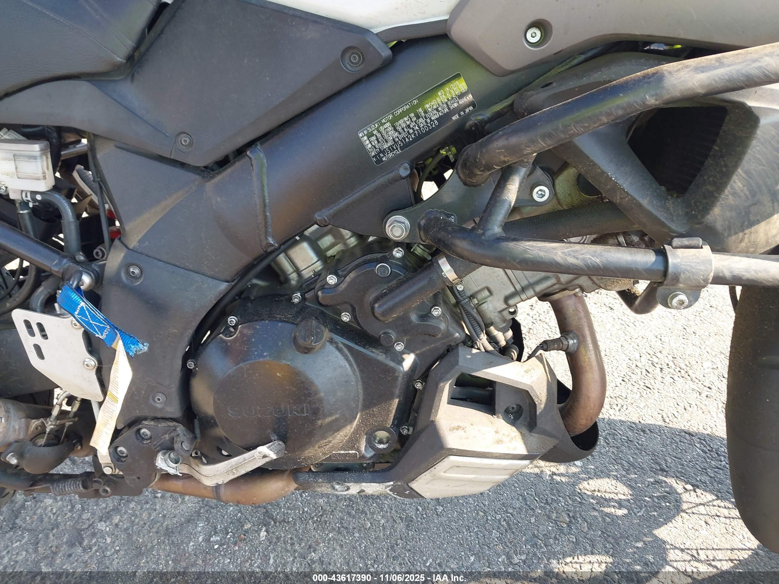 SUZUKI DL1000 image 8