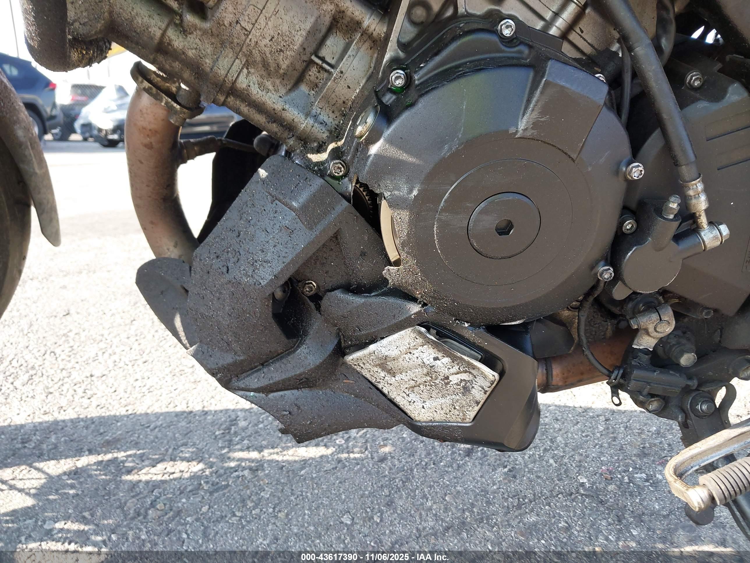 SUZUKI DL1000 image 9